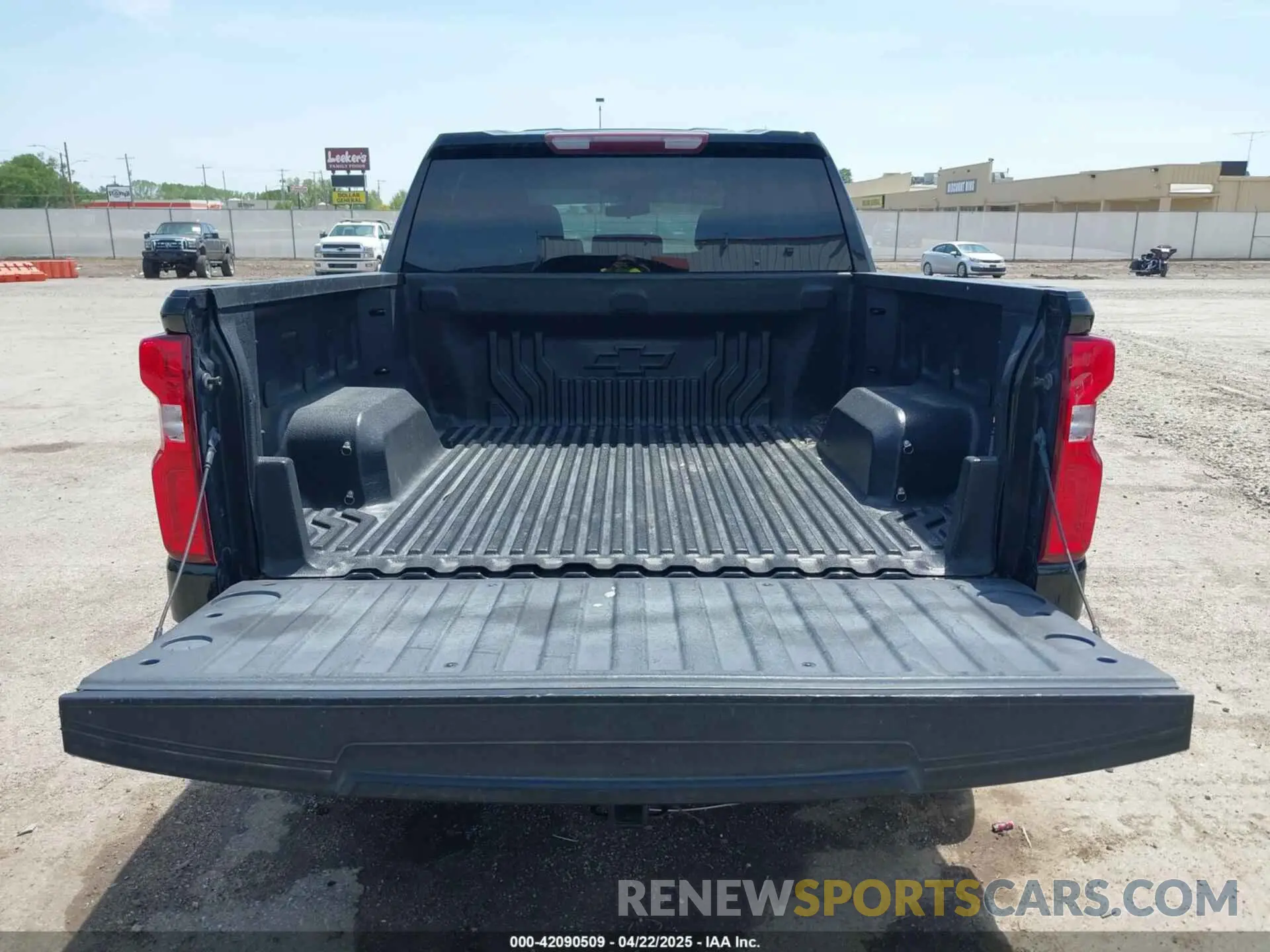 16 fotografías del automóvil dañado 3GCPYBEHXLG251383 CHEVROLET SILVERADO 1500 2020