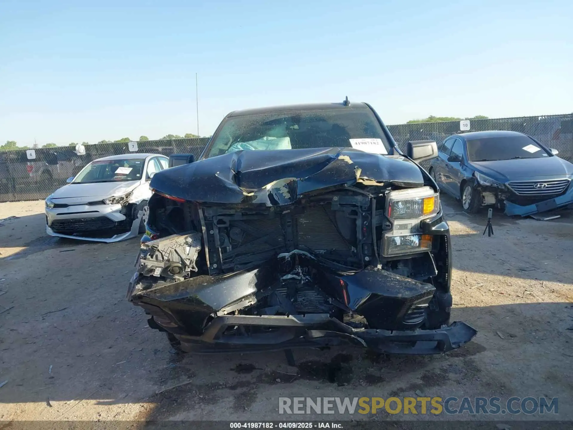 12 fotografías del automóvil dañado 3GCPYBEK8LG169454 CHEVROLET SILVERADO 1500 2020