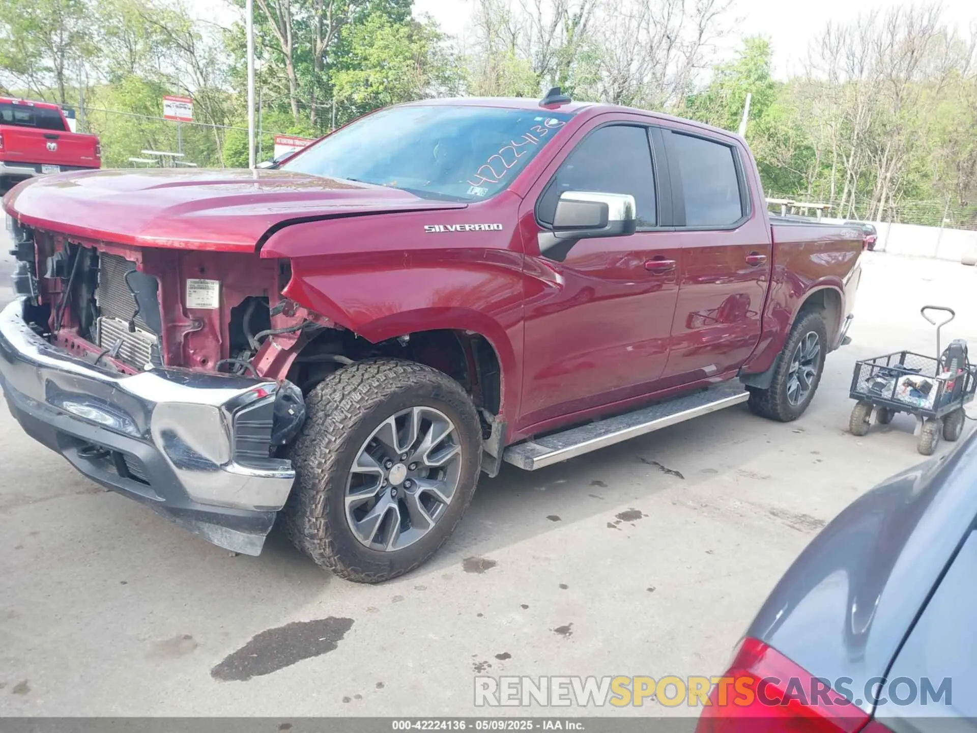 2 fotografías del automóvil dañado 3GCPYDEK9LG137513 CHEVROLET SILVERADO 1500 2020