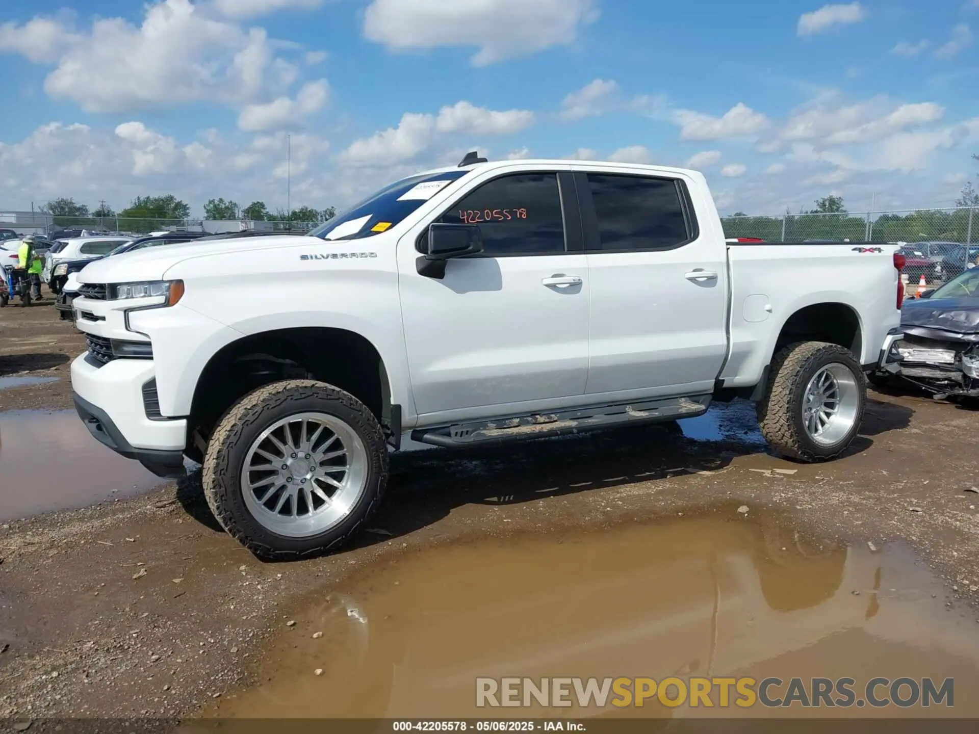 14 fotografías del automóvil dañado 3GCPYEEK2LG156006 CHEVROLET SILVERADO 1500 2020