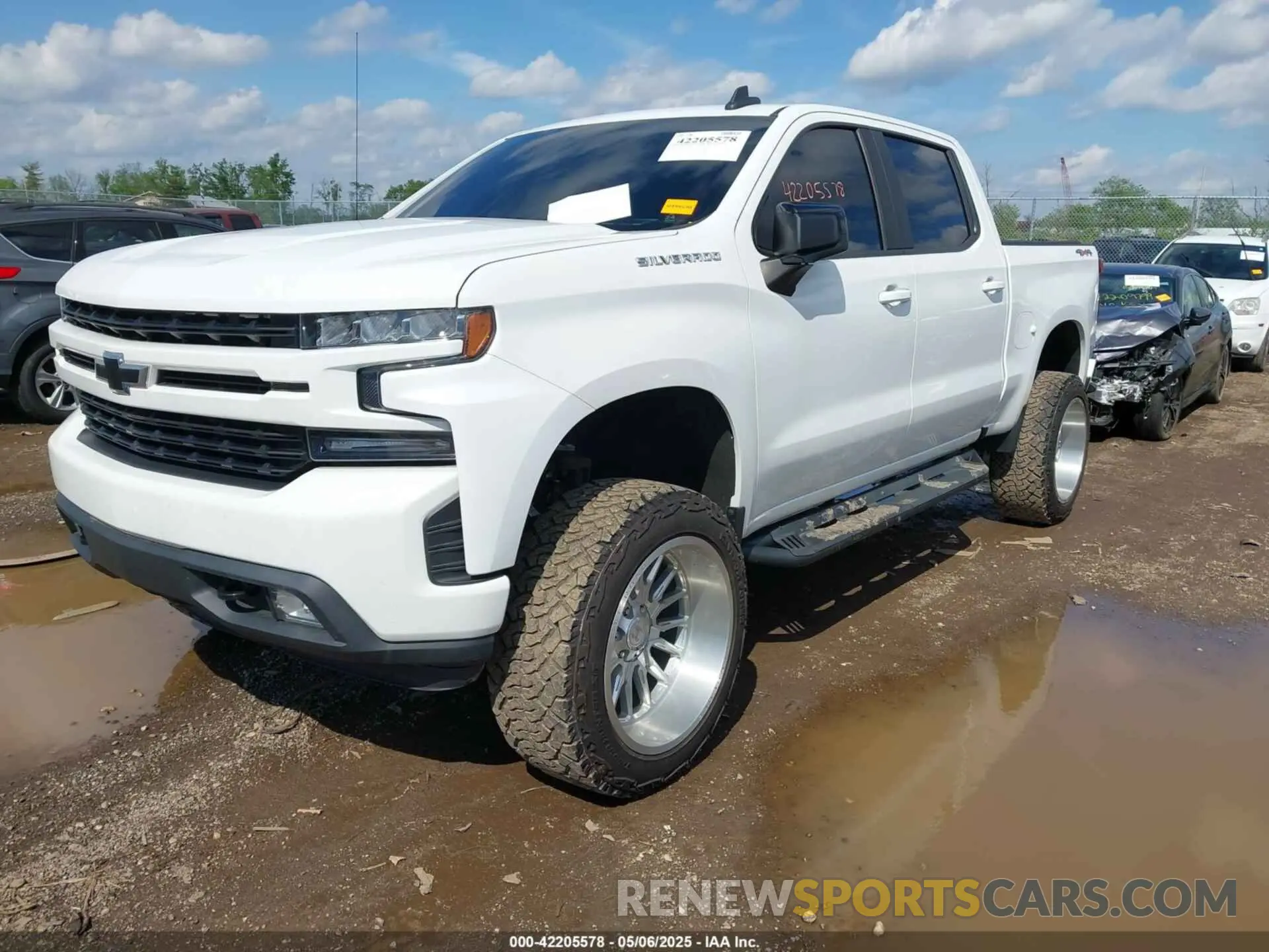 2 fotografías del automóvil dañado 3GCPYEEK2LG156006 CHEVROLET SILVERADO 1500 2020