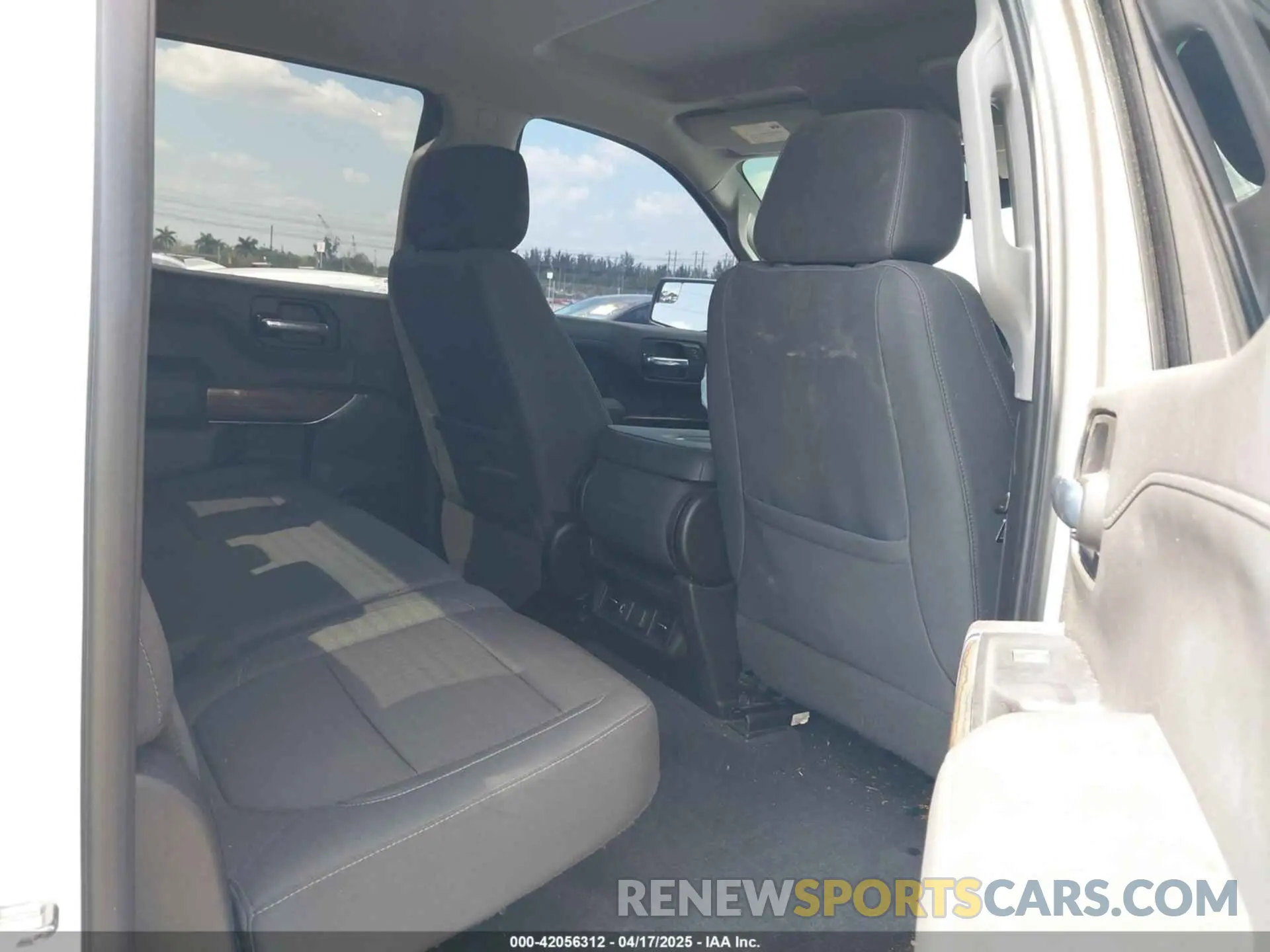 8 fotografías del automóvil dañado 3GCPYEEK9LG143348 CHEVROLET SILVERADO 1500 2020