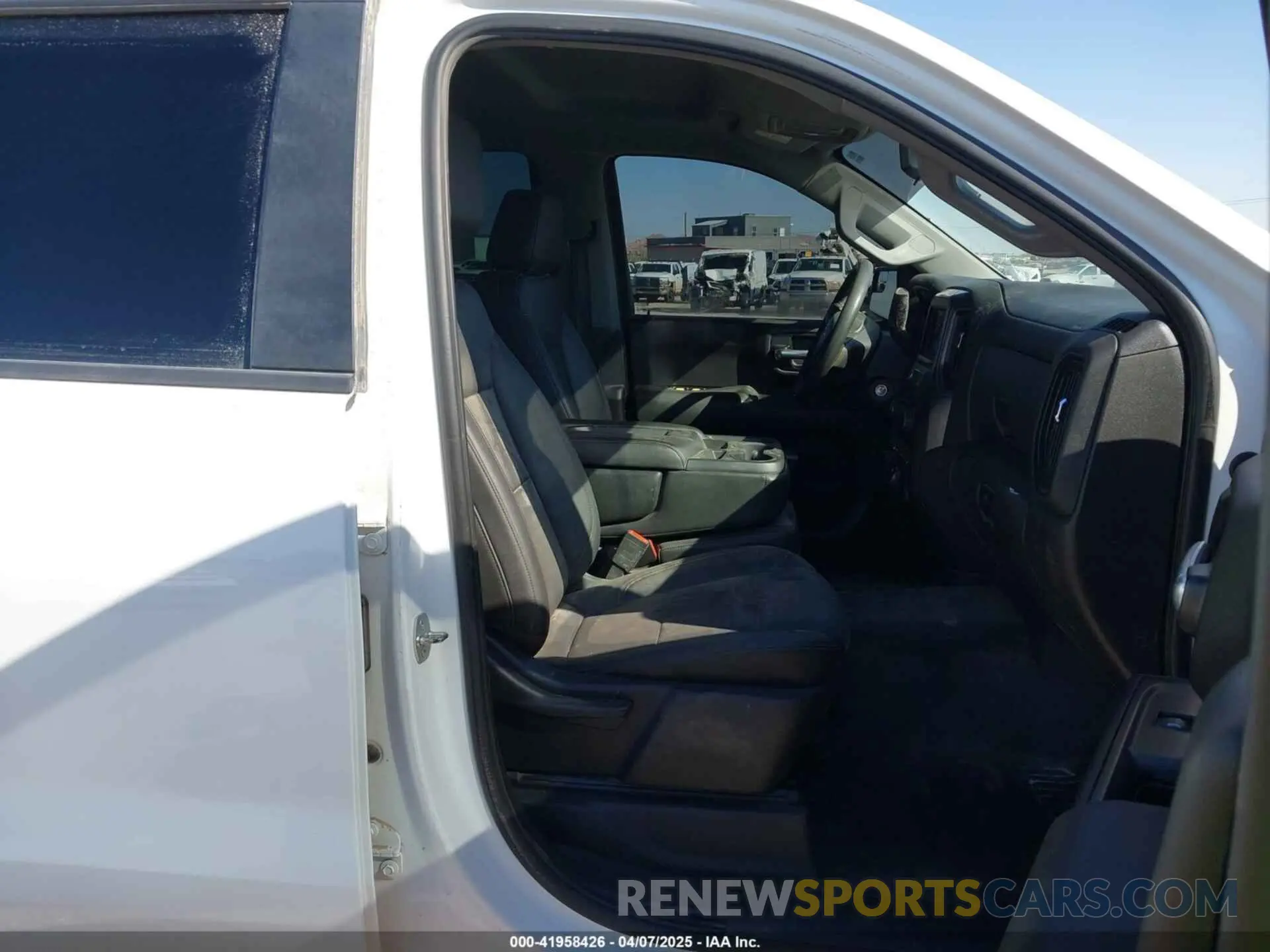 5 fotografías del automóvil dañado 3GCUYAEF9LG349414 CHEVROLET SILVERADO 1500 2020