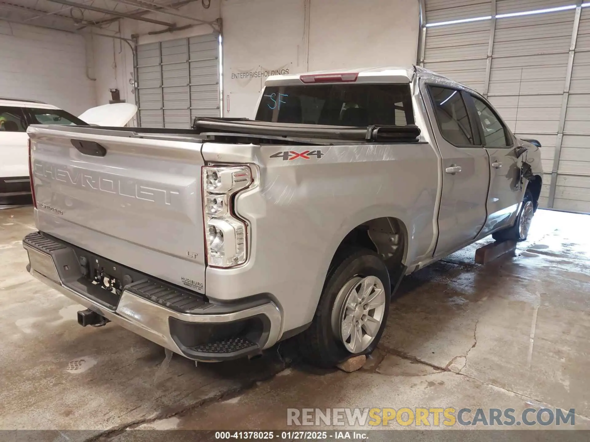 4 fotografías del automóvil dañado 3GCUYDED1LG342103 CHEVROLET SILVERADO 1500 2020