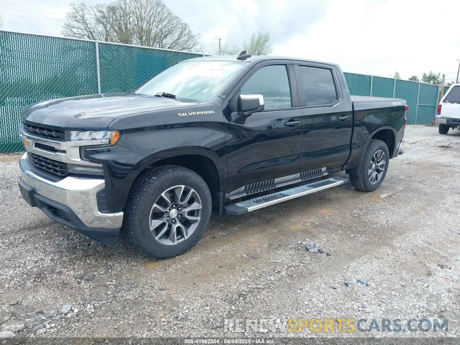 2 fotografías del automóvil dañado 3GCUYDED2LG179011 CHEVROLET SILVERADO 1500 2020