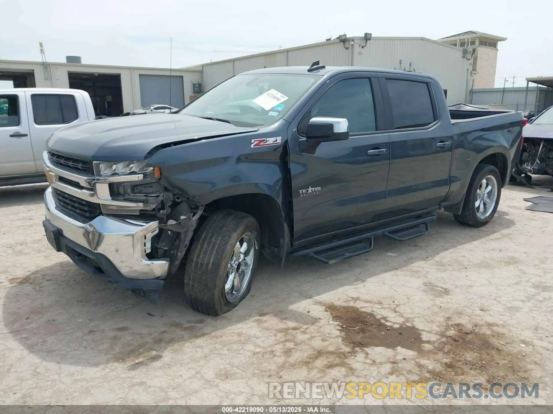 2 fotografías del automóvil dañado 3GCUYDED6LG102349 CHEVROLET SILVERADO 1500 2020