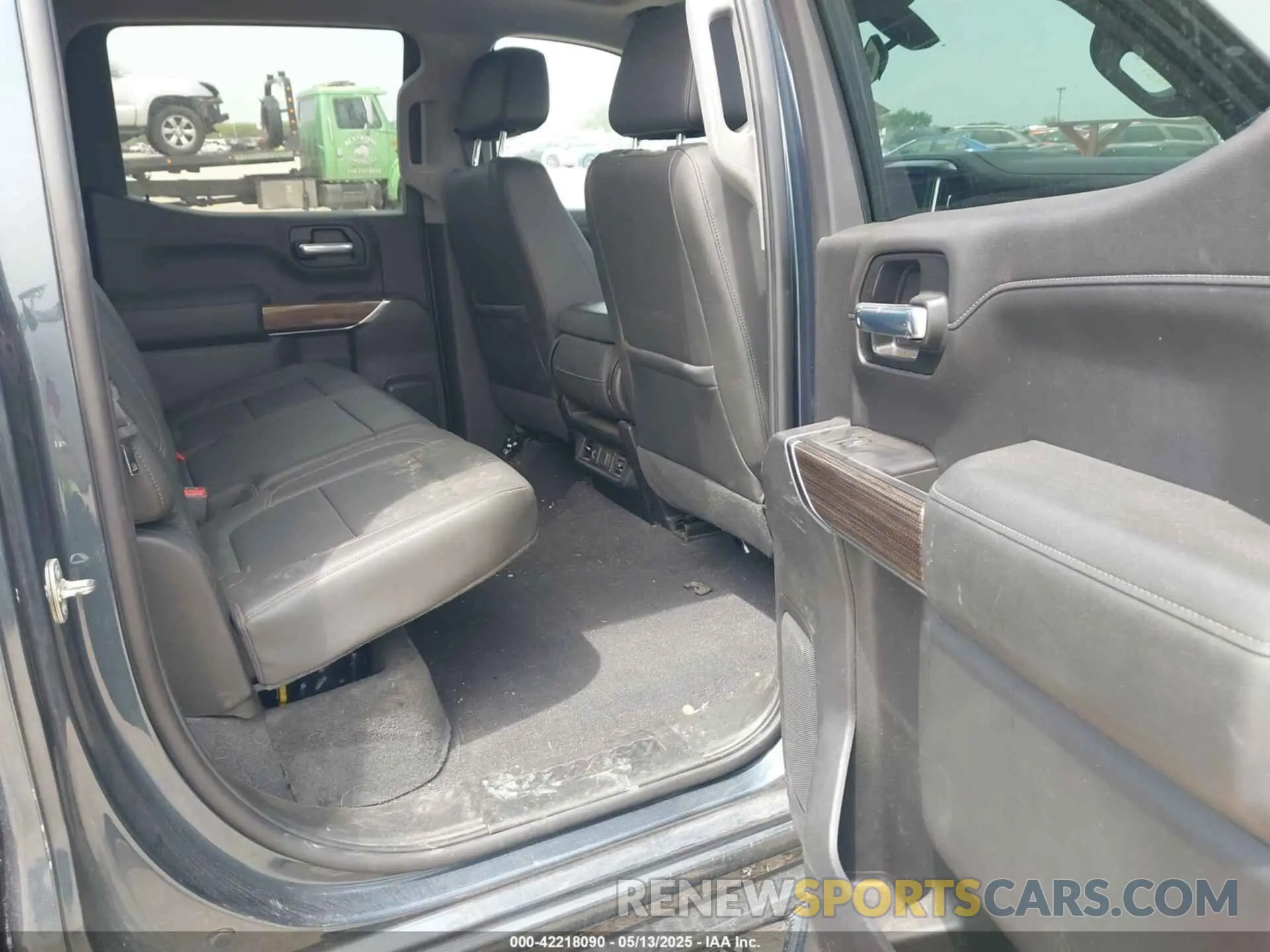 8 fotografías del automóvil dañado 3GCUYDED6LG102349 CHEVROLET SILVERADO 1500 2020