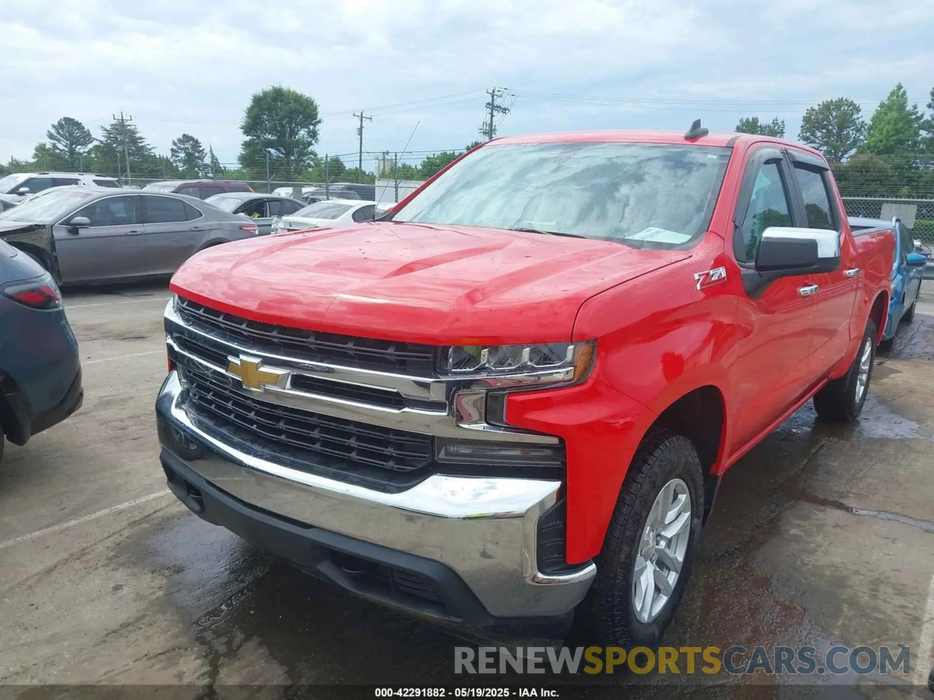 2 fotografías del automóvil dañado 3GCUYDED6LG418611 CHEVROLET SILVERADO 1500 2020