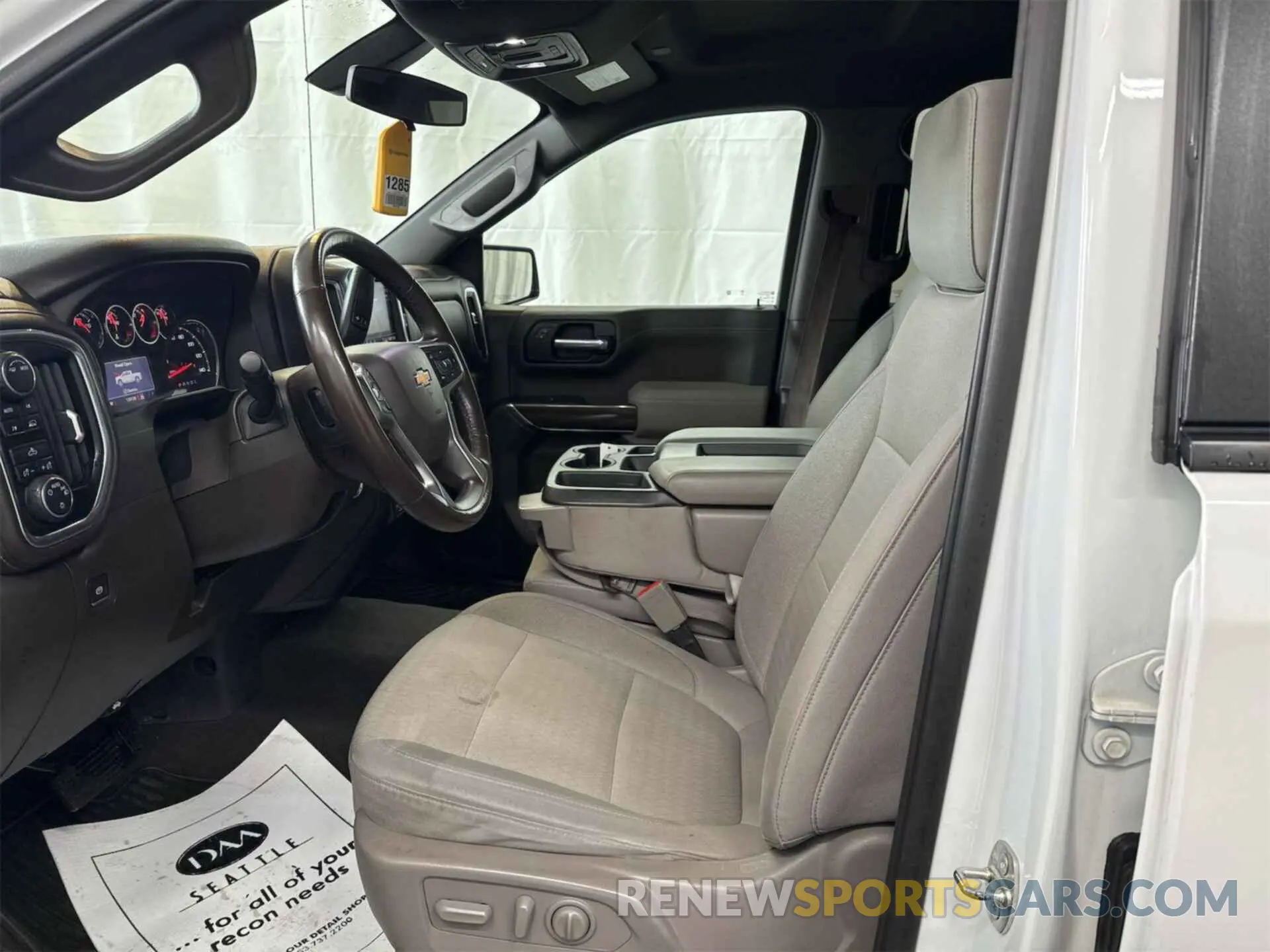 28 fotografías del automóvil dañado 3GCUYDED7LG344597 CHEVROLET SILVERADO 1500 2020