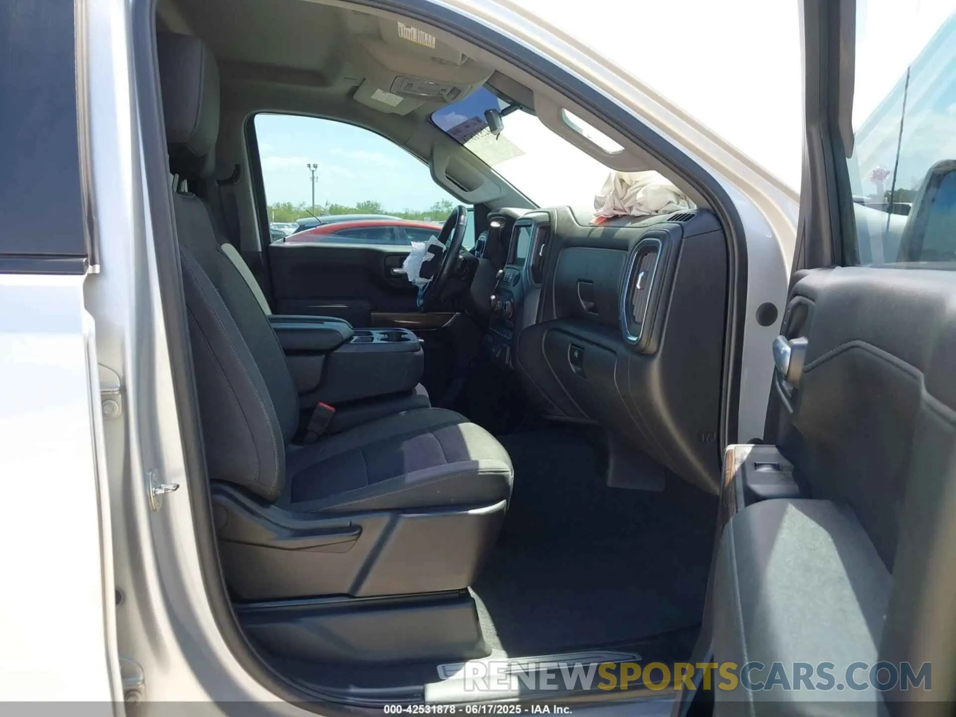 5 fotografías del automóvil dañado 3GCUYDED8LG167204 CHEVROLET SILVERADO 1500 2020