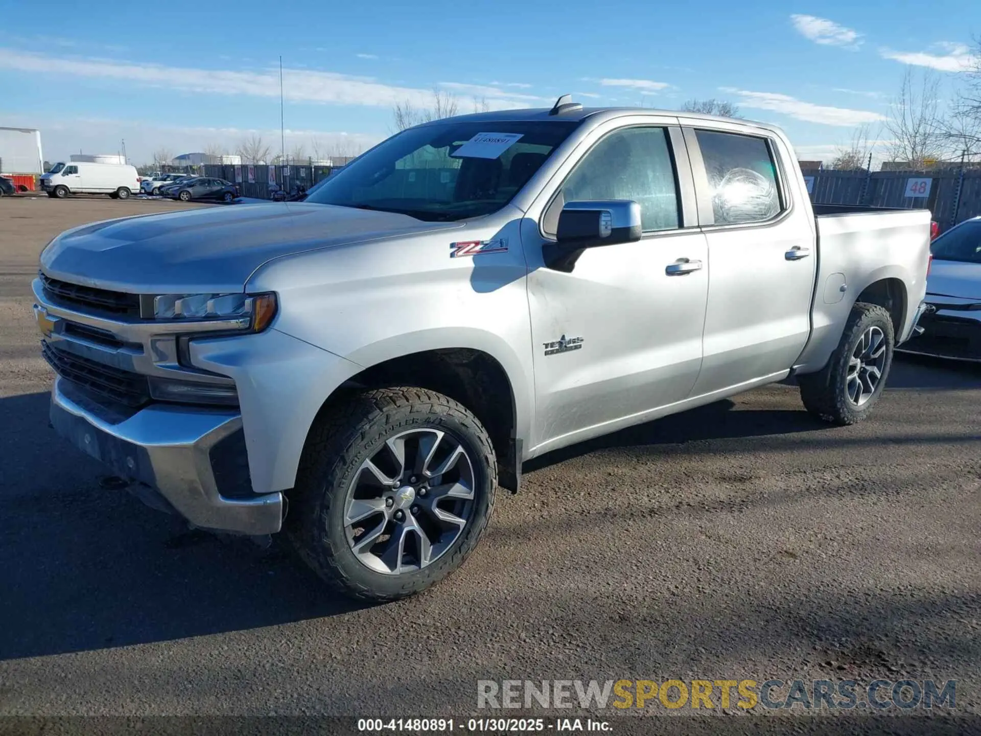 2 fotografías del automóvil dañado 3GCUYDEDXLG170332 CHEVROLET SILVERADO 1500 2020