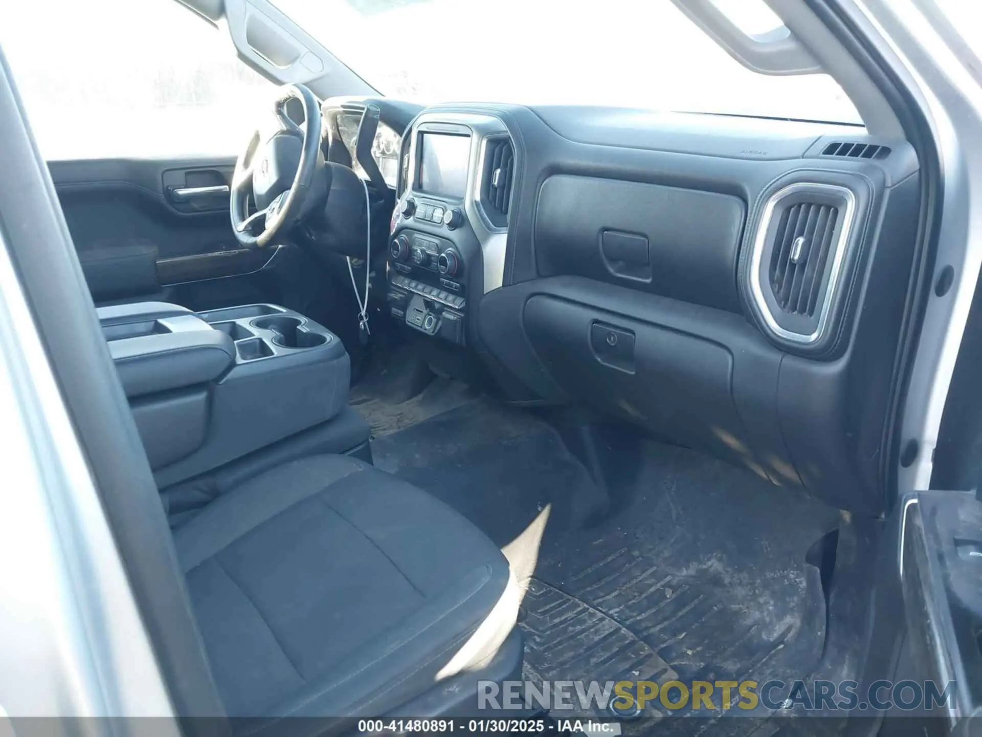 5 fotografías del automóvil dañado 3GCUYDEDXLG170332 CHEVROLET SILVERADO 1500 2020