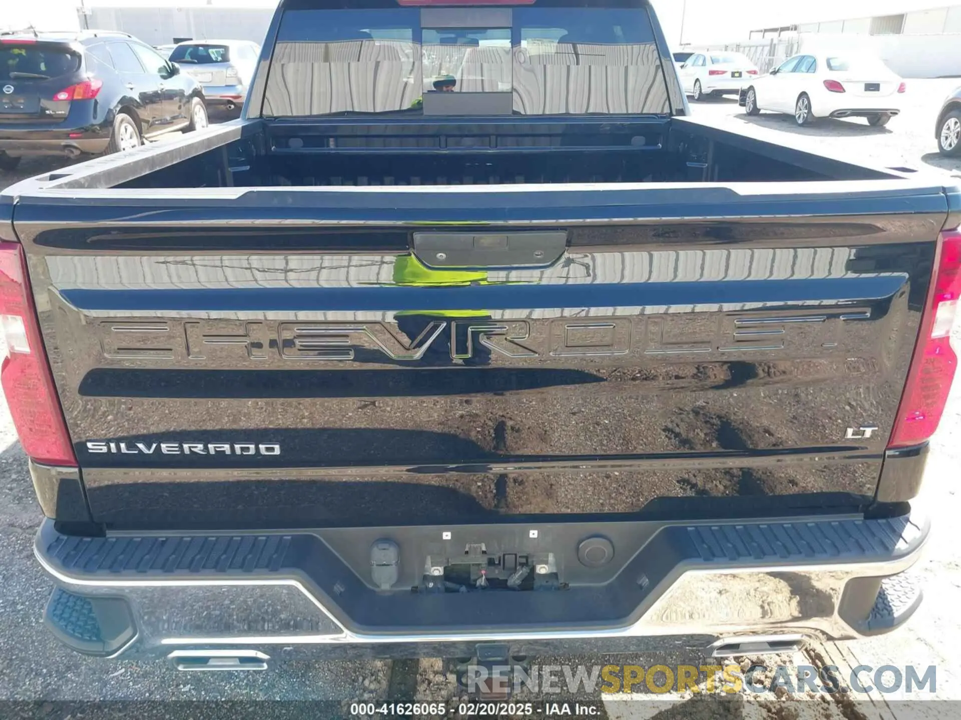 17 fotografías del automóvil dañado 3GCUYDET1LG115145 CHEVROLET SILVERADO 1500 2020