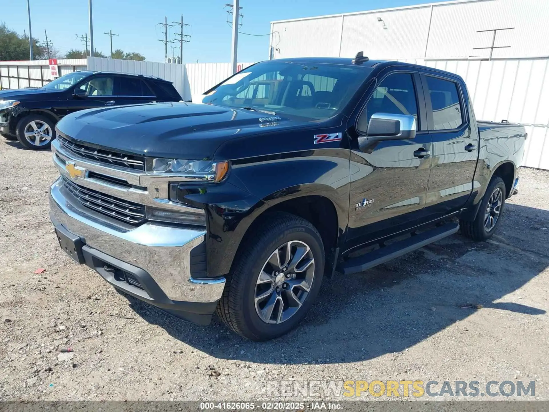 2 fotografías del automóvil dañado 3GCUYDET1LG115145 CHEVROLET SILVERADO 1500 2020