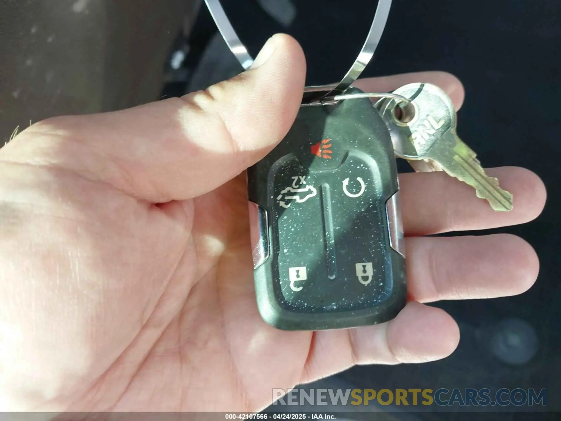 11 fotografías del automóvil dañado 3GCUYDET4LG203526 CHEVROLET SILVERADO 1500 2020