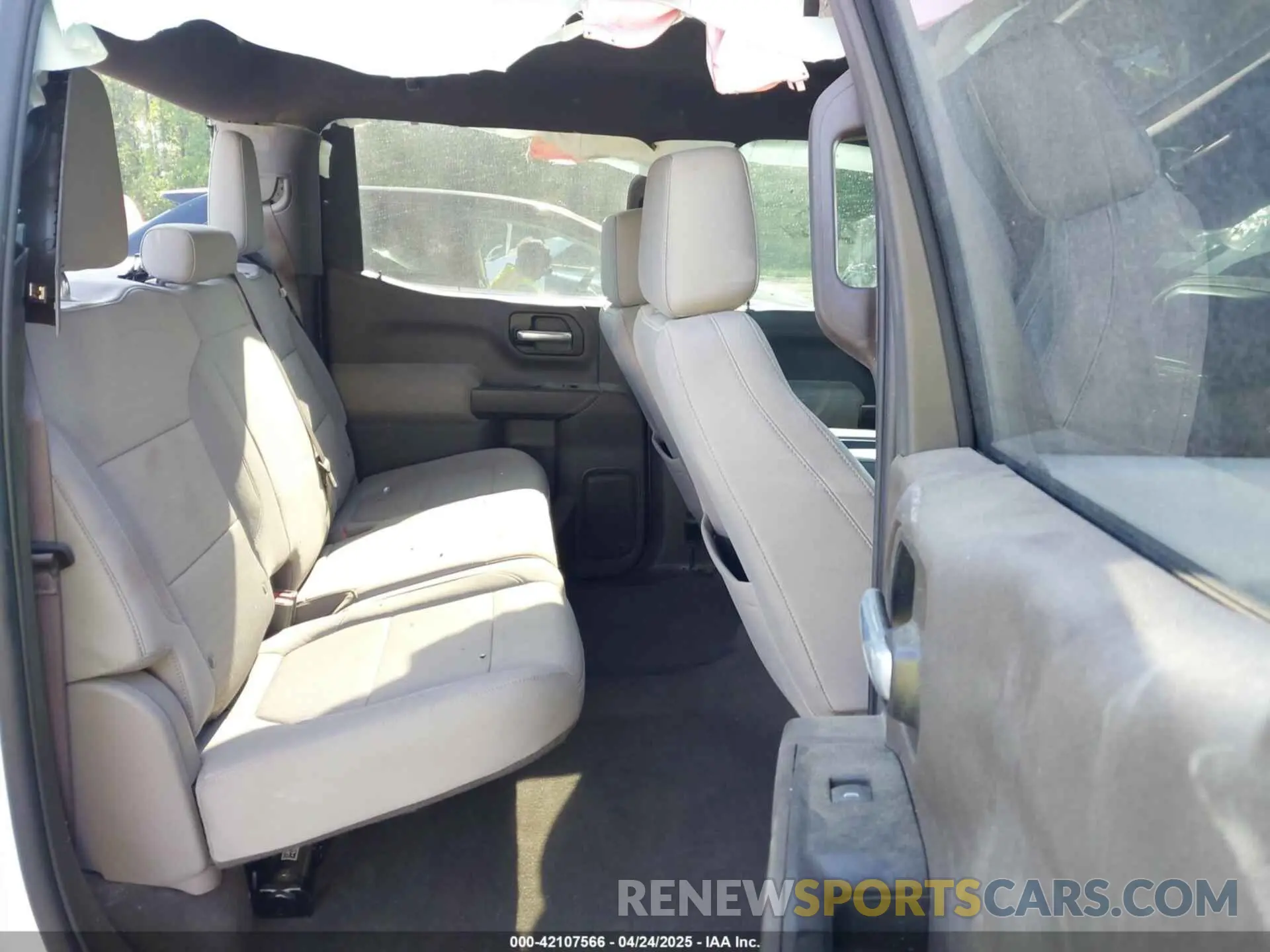8 fotografías del automóvil dañado 3GCUYDET4LG203526 CHEVROLET SILVERADO 1500 2020