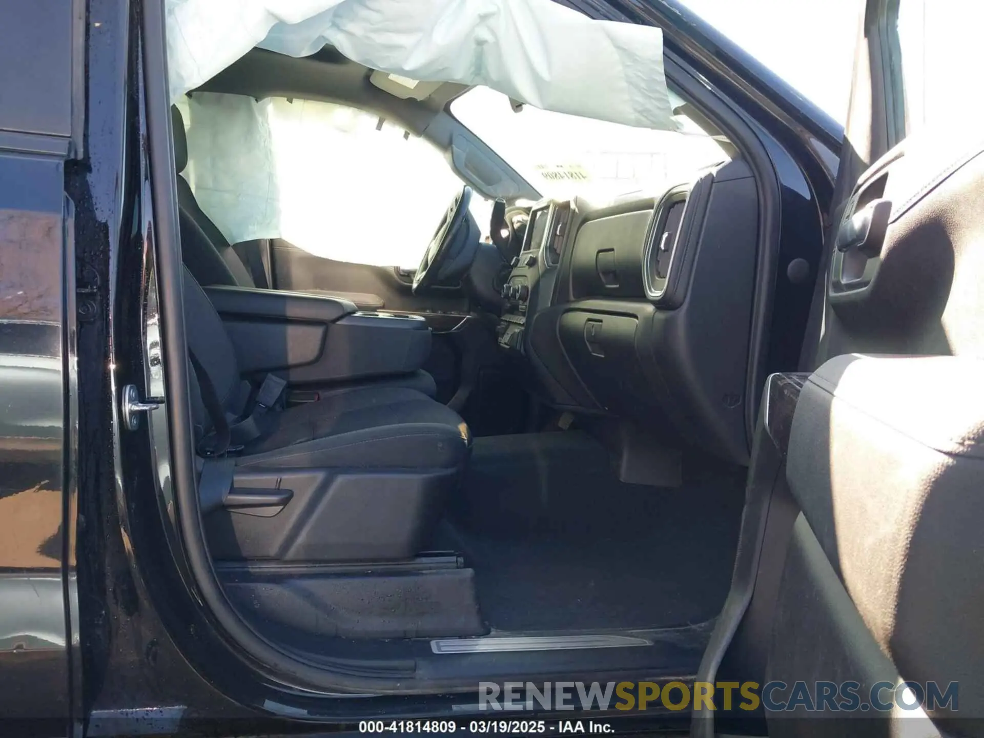 5 fotografías del automóvil dañado 3GCUYDETXLG298836 CHEVROLET SILVERADO 1500 2020