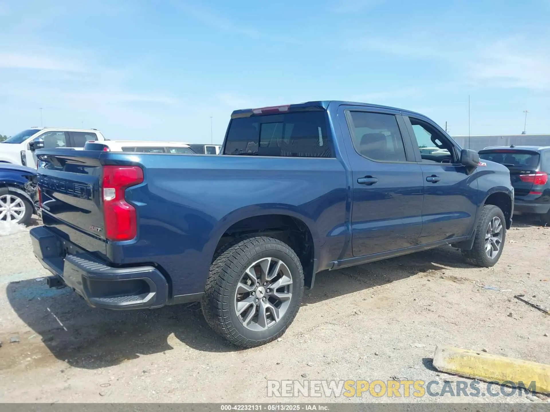 4 fotografías del automóvil dañado 3GCUYEED2LG129800 CHEVROLET SILVERADO 1500 2020