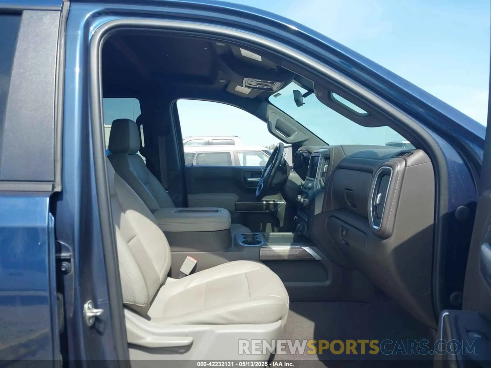 5 fotografías del automóvil dañado 3GCUYEED2LG129800 CHEVROLET SILVERADO 1500 2020