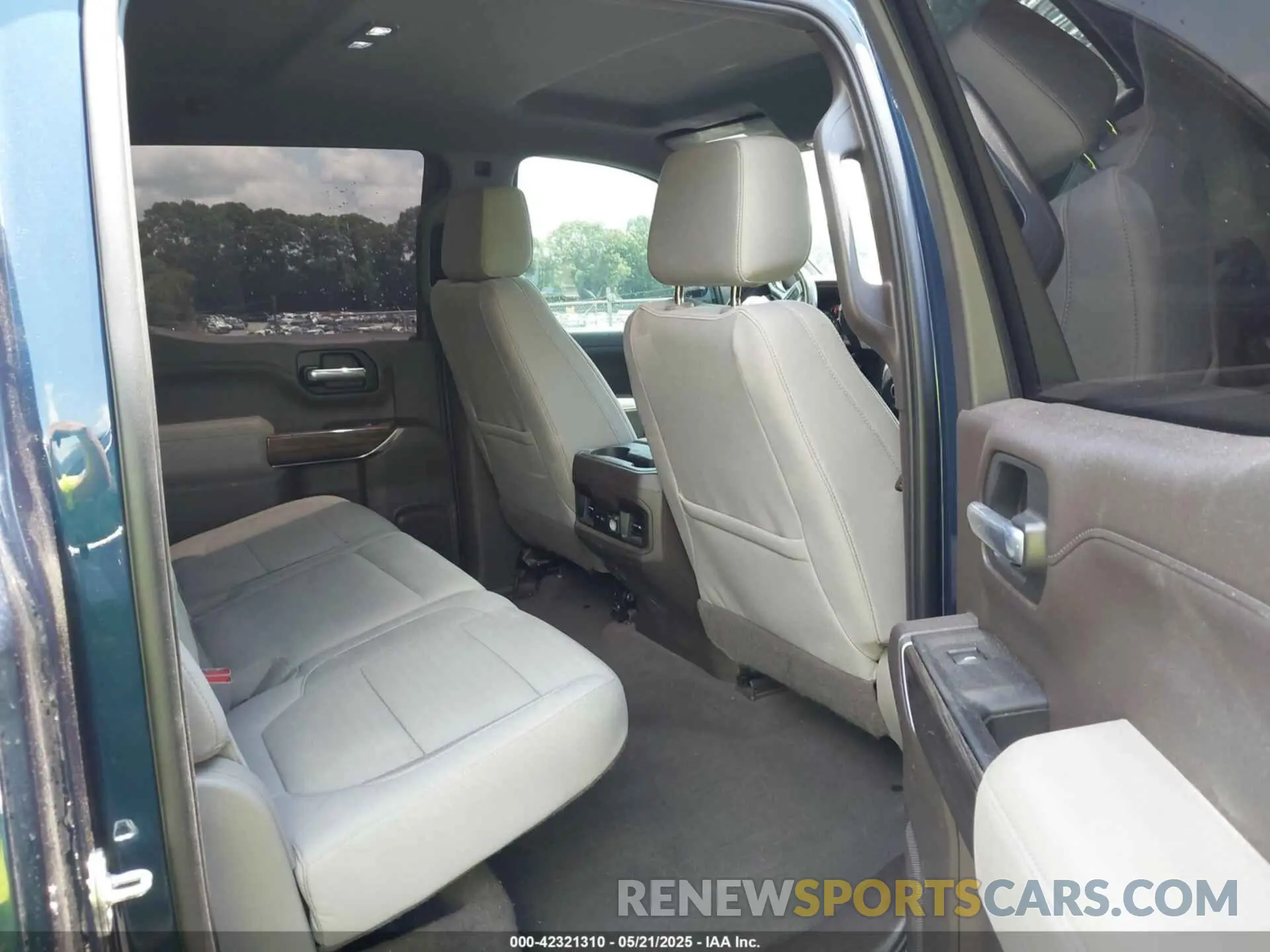 8 fotografías del automóvil dañado 3GCUYEED7LG210713 CHEVROLET SILVERADO 1500 2020