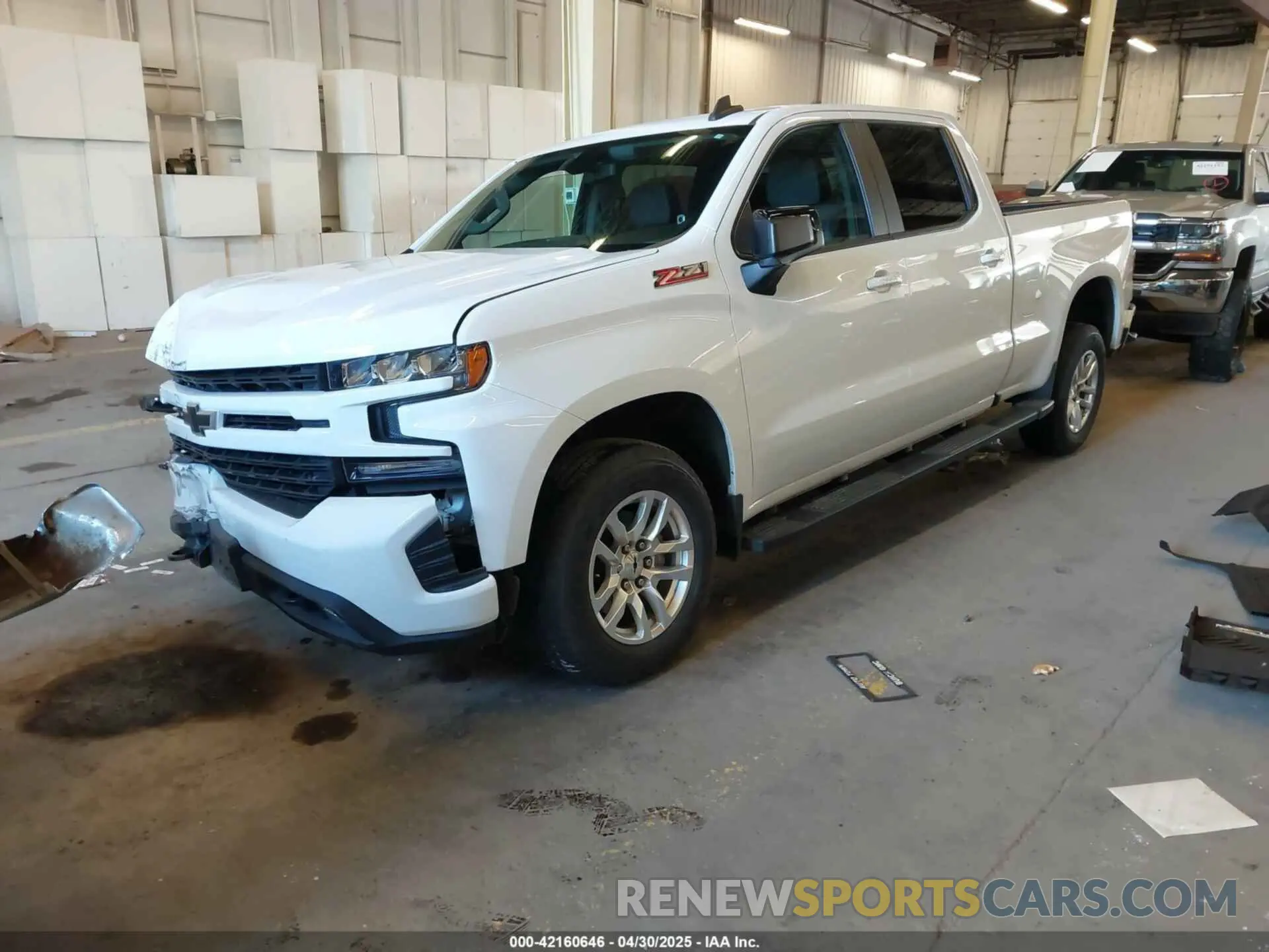 2 fotografías del automóvil dañado 3GCUYEEDXLG104675 CHEVROLET SILVERADO 1500 2020