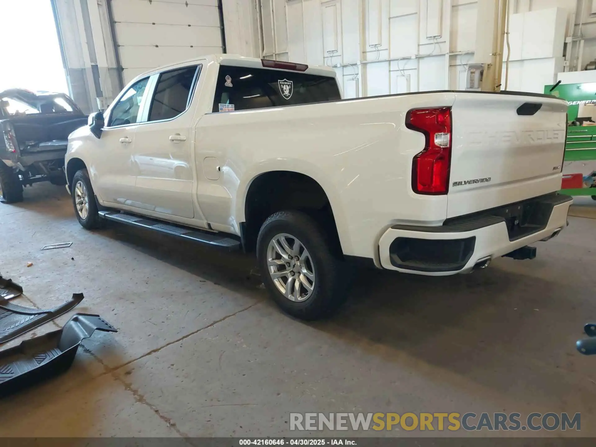 3 fotografías del automóvil dañado 3GCUYEEDXLG104675 CHEVROLET SILVERADO 1500 2020