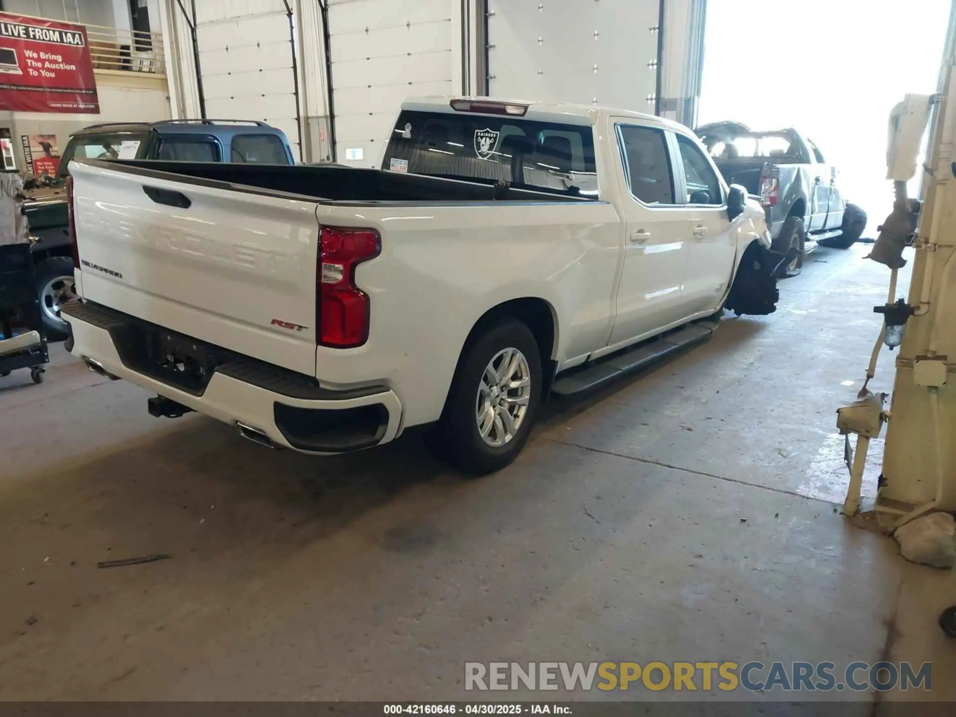 4 fotografías del automóvil dañado 3GCUYEEDXLG104675 CHEVROLET SILVERADO 1500 2020