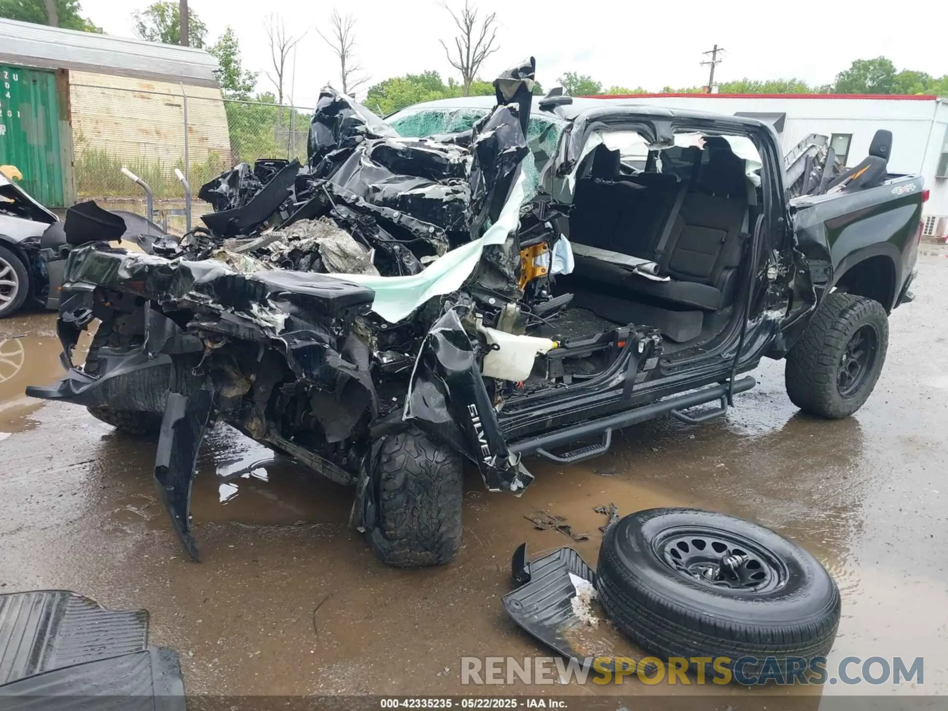 2 fotografías del automóvil dañado 3GCUYEEDXLG409643 CHEVROLET SILVERADO 1500 2020