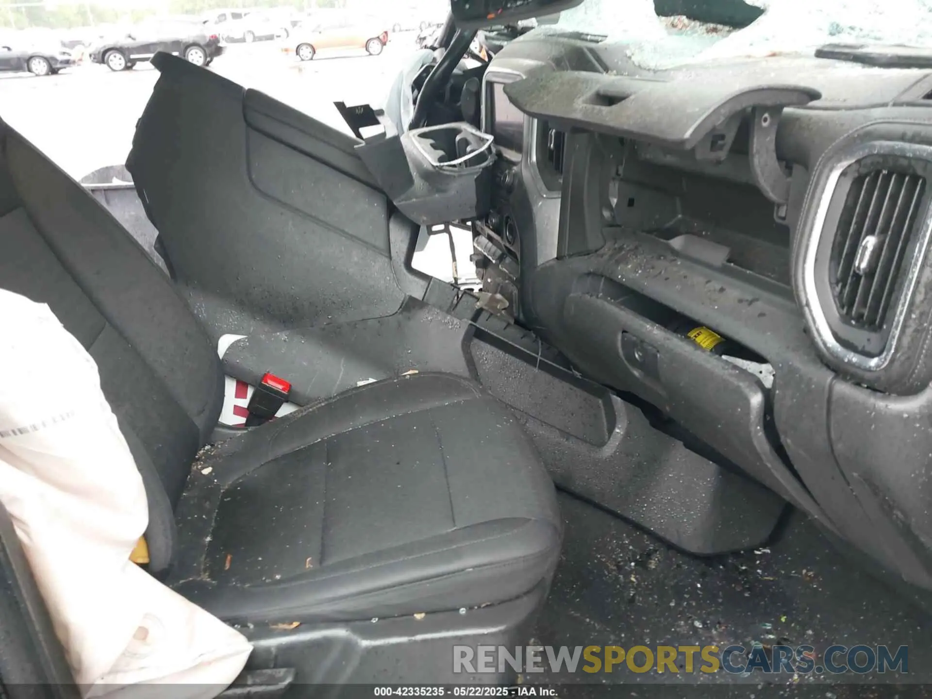 5 fotografías del automóvil dañado 3GCUYEEDXLG409643 CHEVROLET SILVERADO 1500 2020