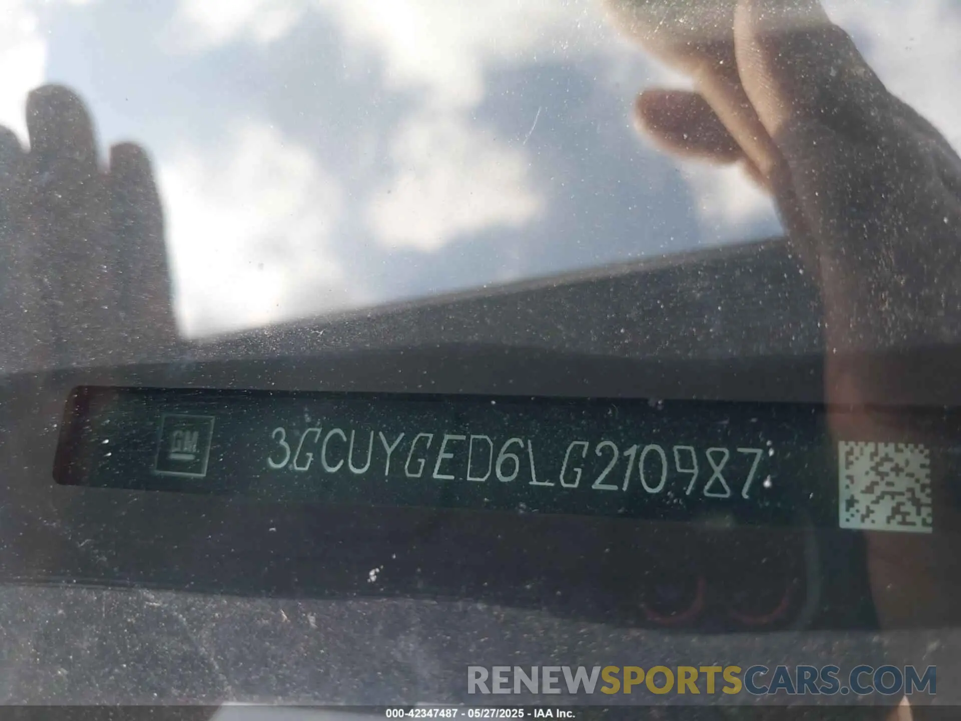 18 fotografías del automóvil dañado 3GCUYGED6LG210987 CHEVROLET SILVERADO 1500 2020