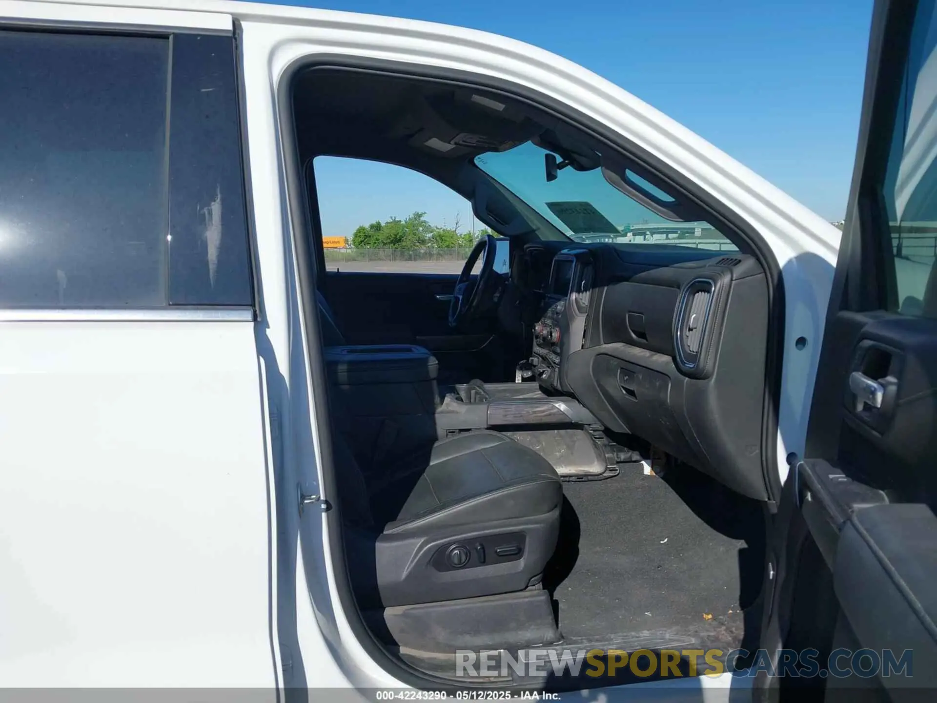 5 fotografías del automóvil dañado 3GCUYGED9LG399019 CHEVROLET SILVERADO 1500 2020