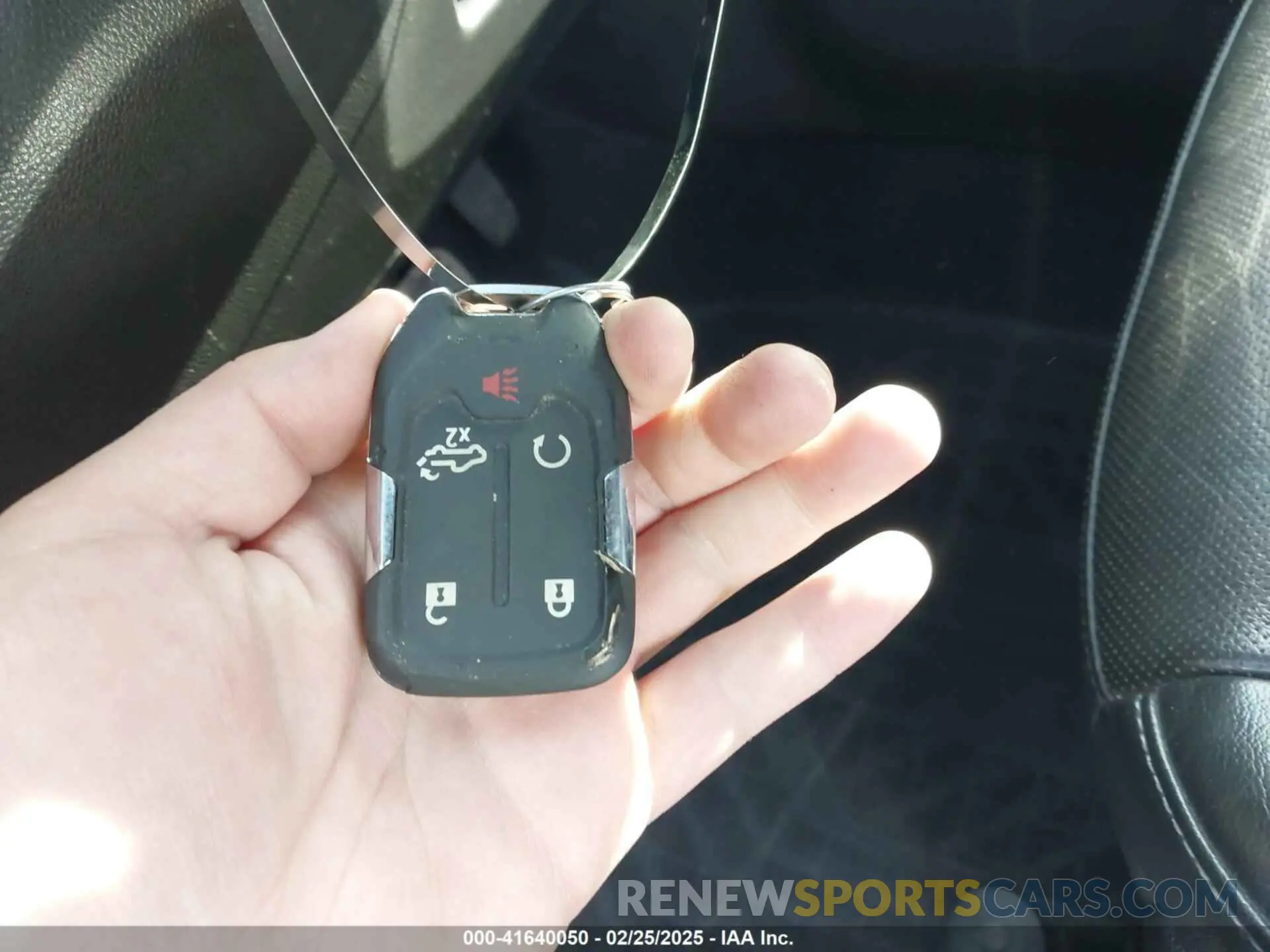 11 fotografías del automóvil dañado 3GCUYGET2LG392176 CHEVROLET SILVERADO 1500 2020