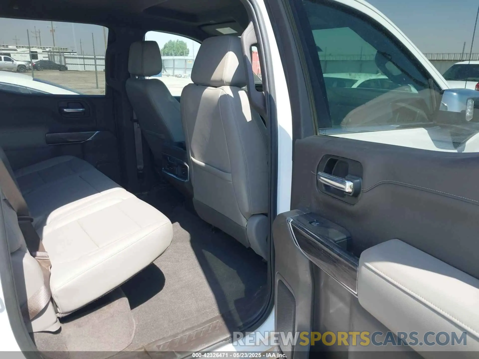 8 fotografías del automóvil dañado 3GCUYGET7LG386230 CHEVROLET SILVERADO 1500 2020