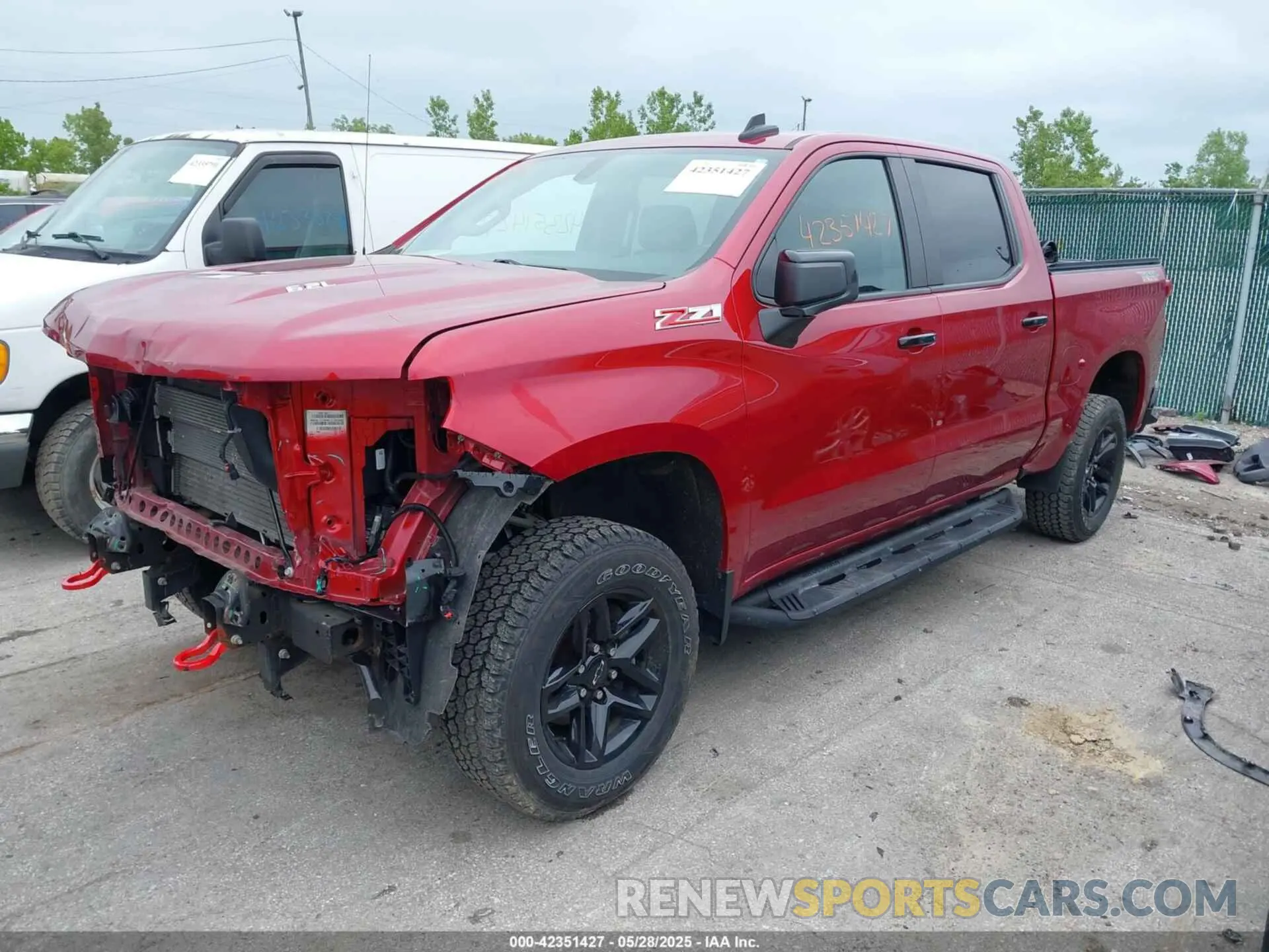 2 fotografías del automóvil dañado 1GCPYFEL7MZ168474 CHEVROLET SILVERADO 1500 2021