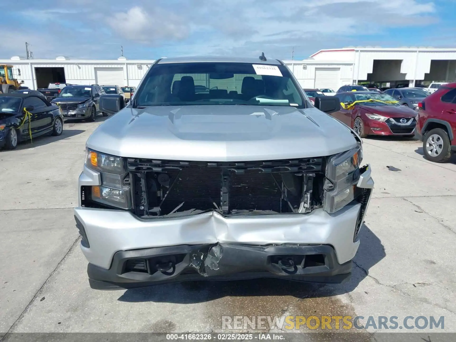 12 fotografías del automóvil dañado 1GCRWBEHXMZ155513 CHEVROLET SILVERADO 1500 2021