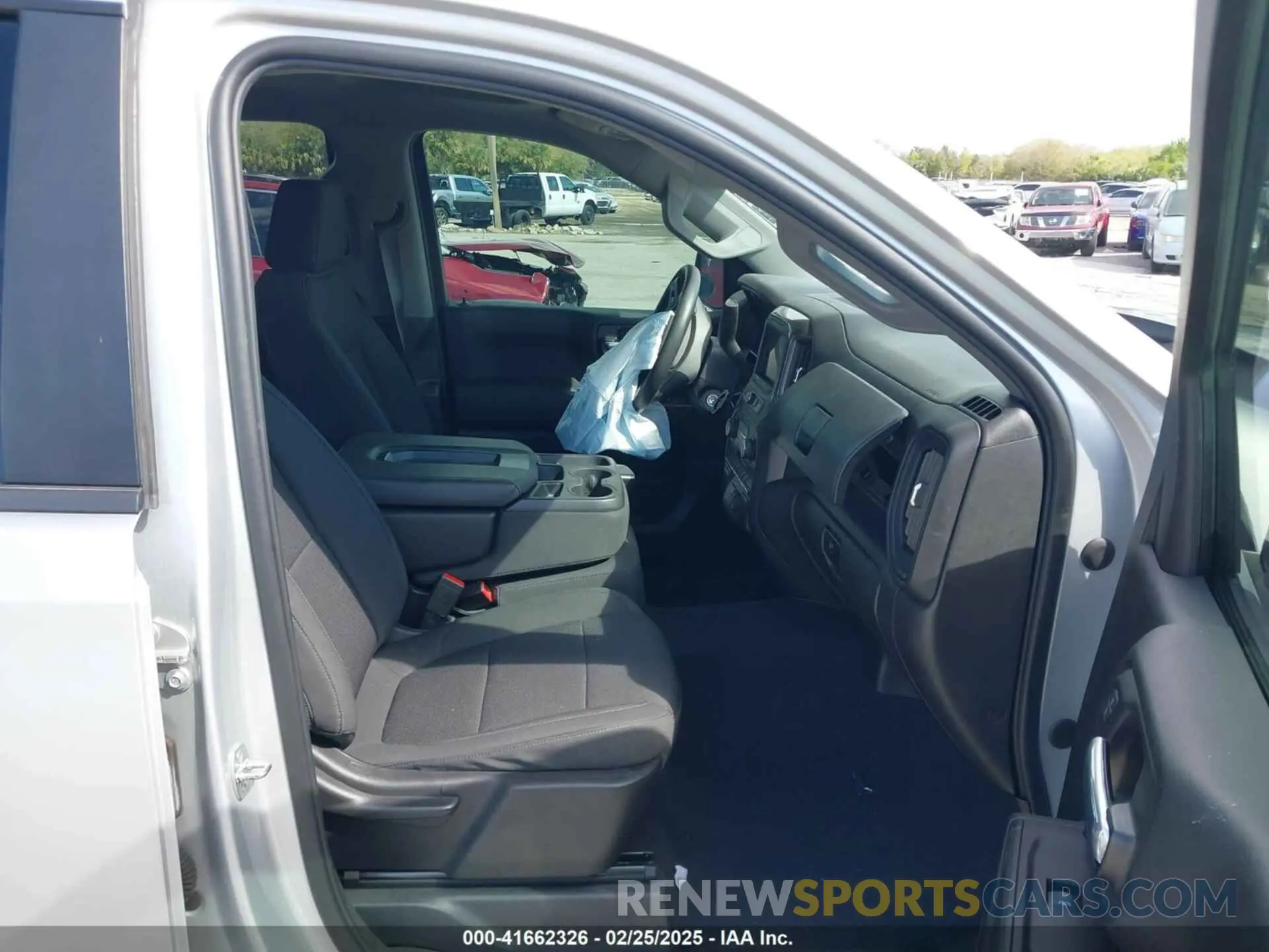 5 fotografías del automóvil dañado 1GCRWBEHXMZ155513 CHEVROLET SILVERADO 1500 2021