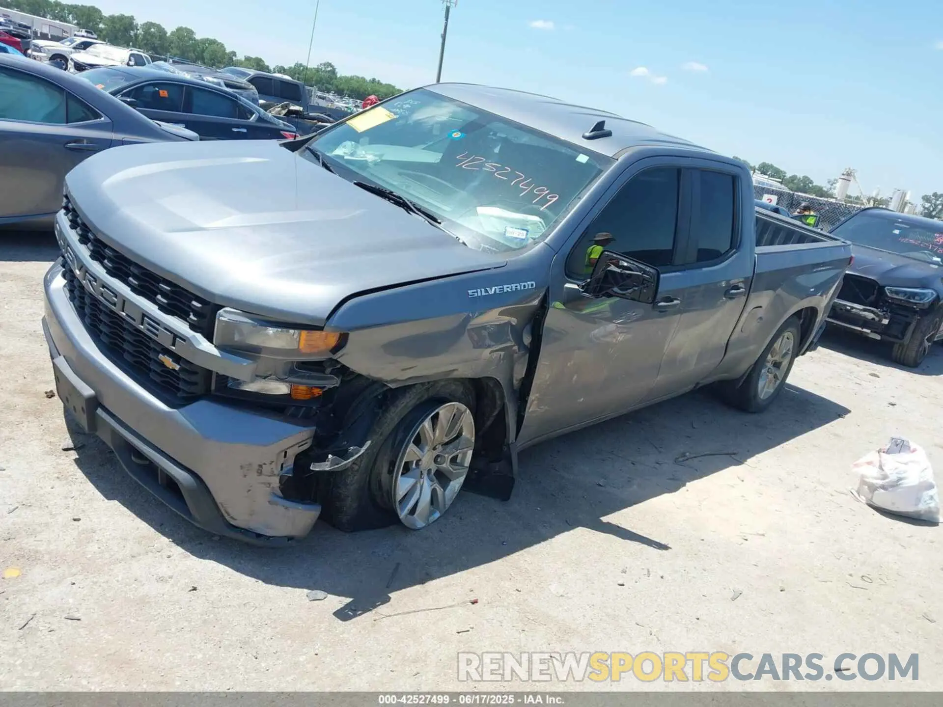 2 fotografías del automóvil dañado 1GCRWBEKXMZ305390 CHEVROLET SILVERADO 1500 2021