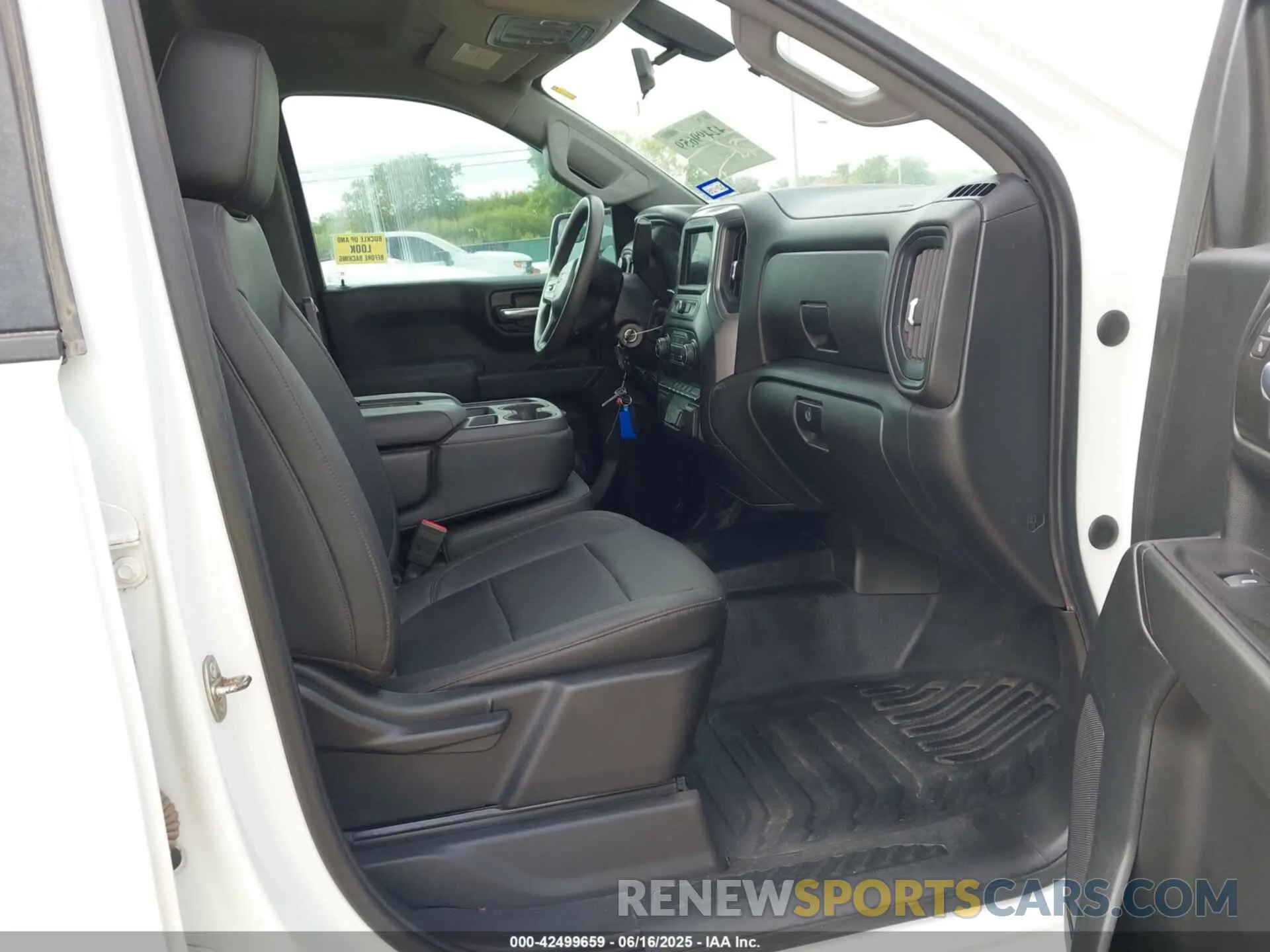 5 fotografías del automóvil dañado 1GCRYAEF0MZ218153 CHEVROLET SILVERADO 1500 2021