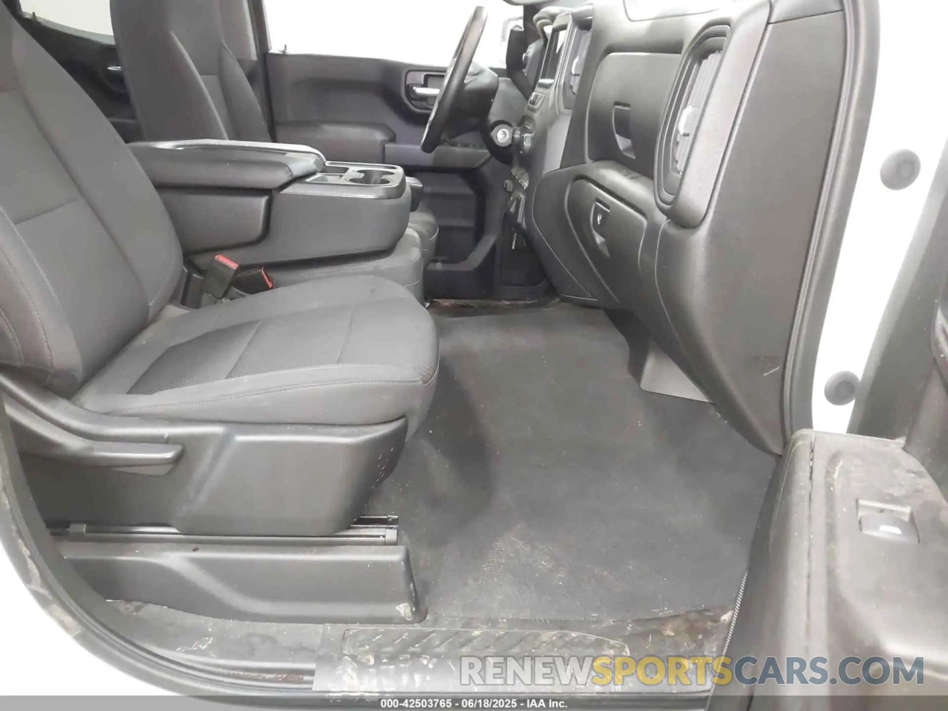 5 fotografías del automóvil dañado 1GCRYBEK7MZ361426 CHEVROLET SILVERADO 1500 2021