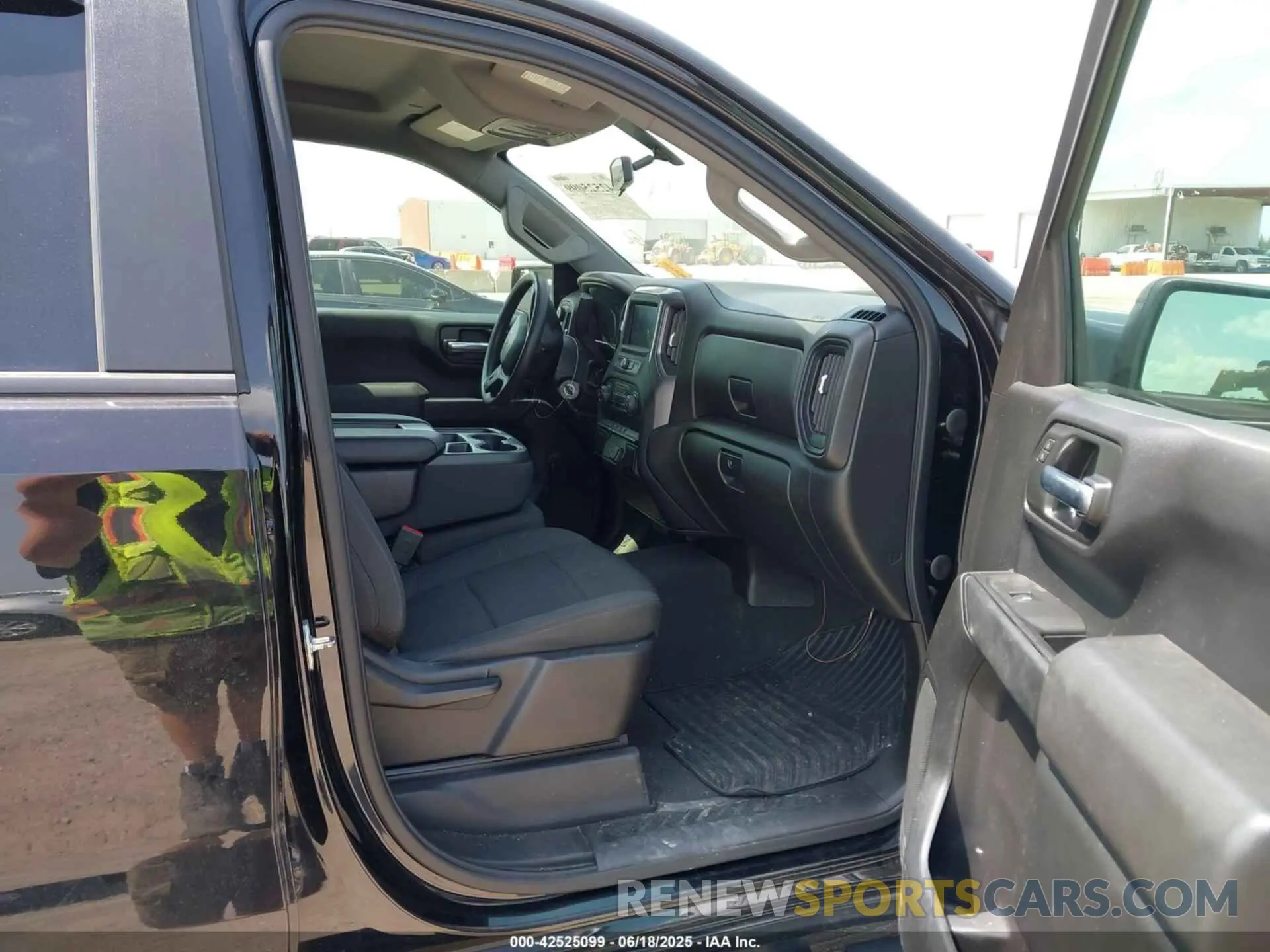 5 fotografías del automóvil dañado 1GCUYBEF6MZ288272 CHEVROLET SILVERADO 1500 2021