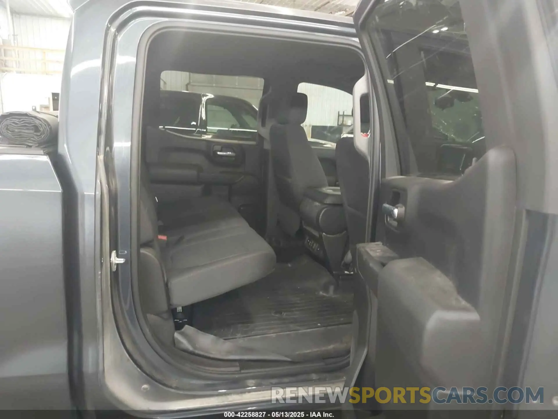 8 fotografías del automóvil dañado 1GCUYDED2MZ391621 CHEVROLET SILVERADO 1500 2021