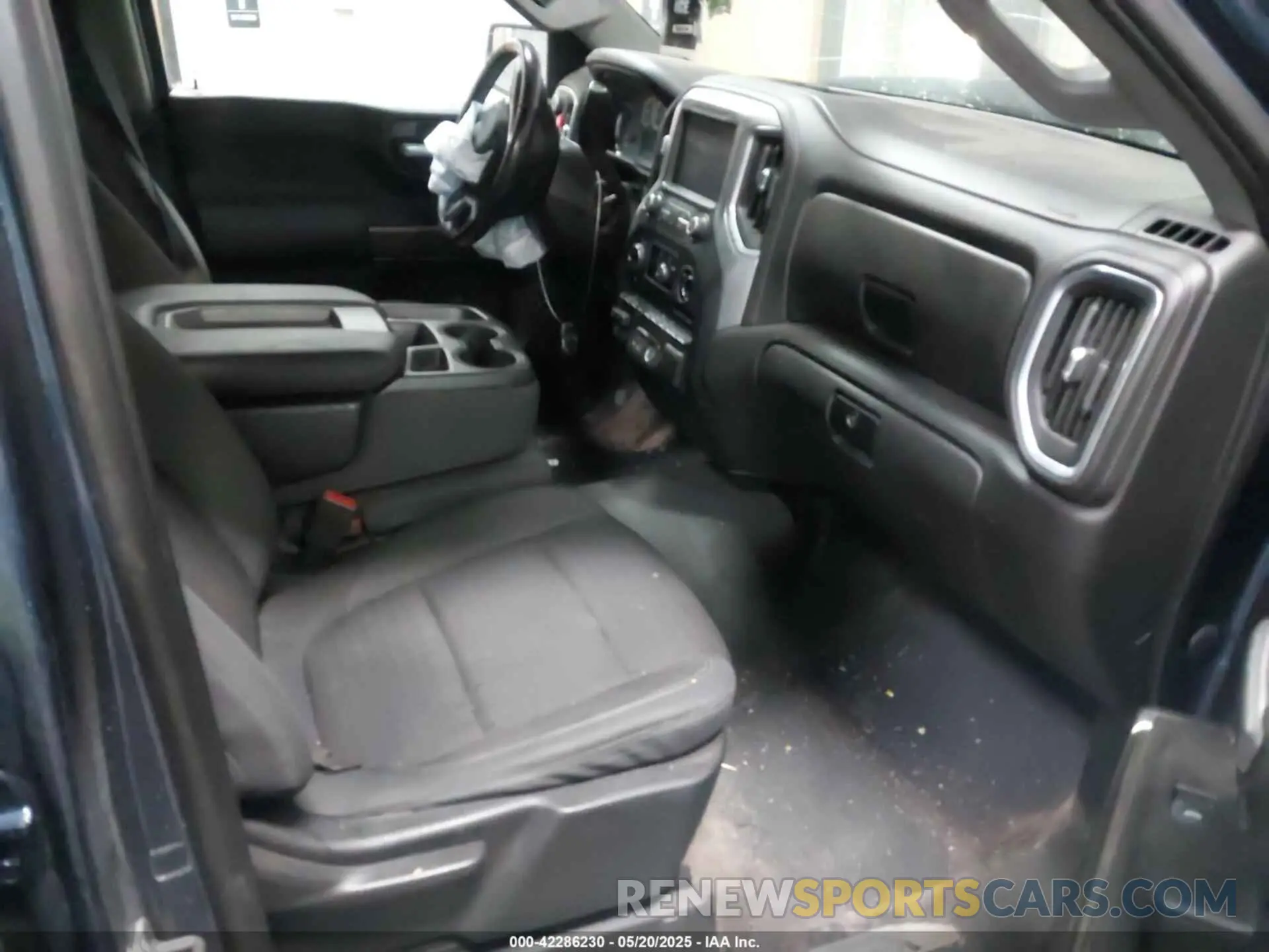 5 fotografías del automóvil dañado 1GCUYDED5MZ228297 CHEVROLET SILVERADO 1500 2021