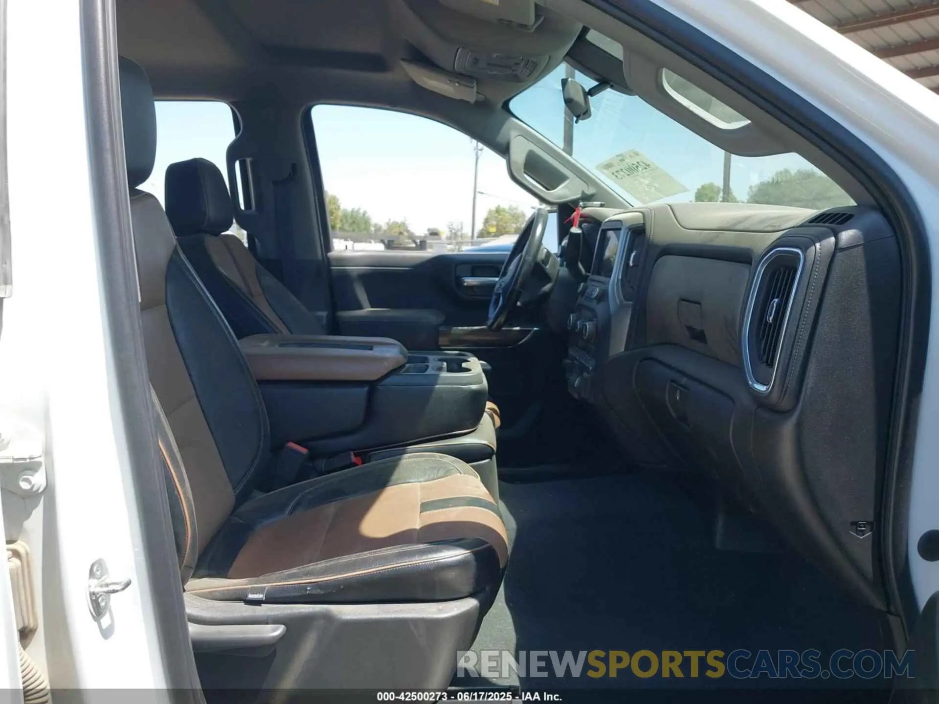 5 fotografías del automóvil dañado 1GCUYDED5MZ255189 CHEVROLET SILVERADO 1500 2021
