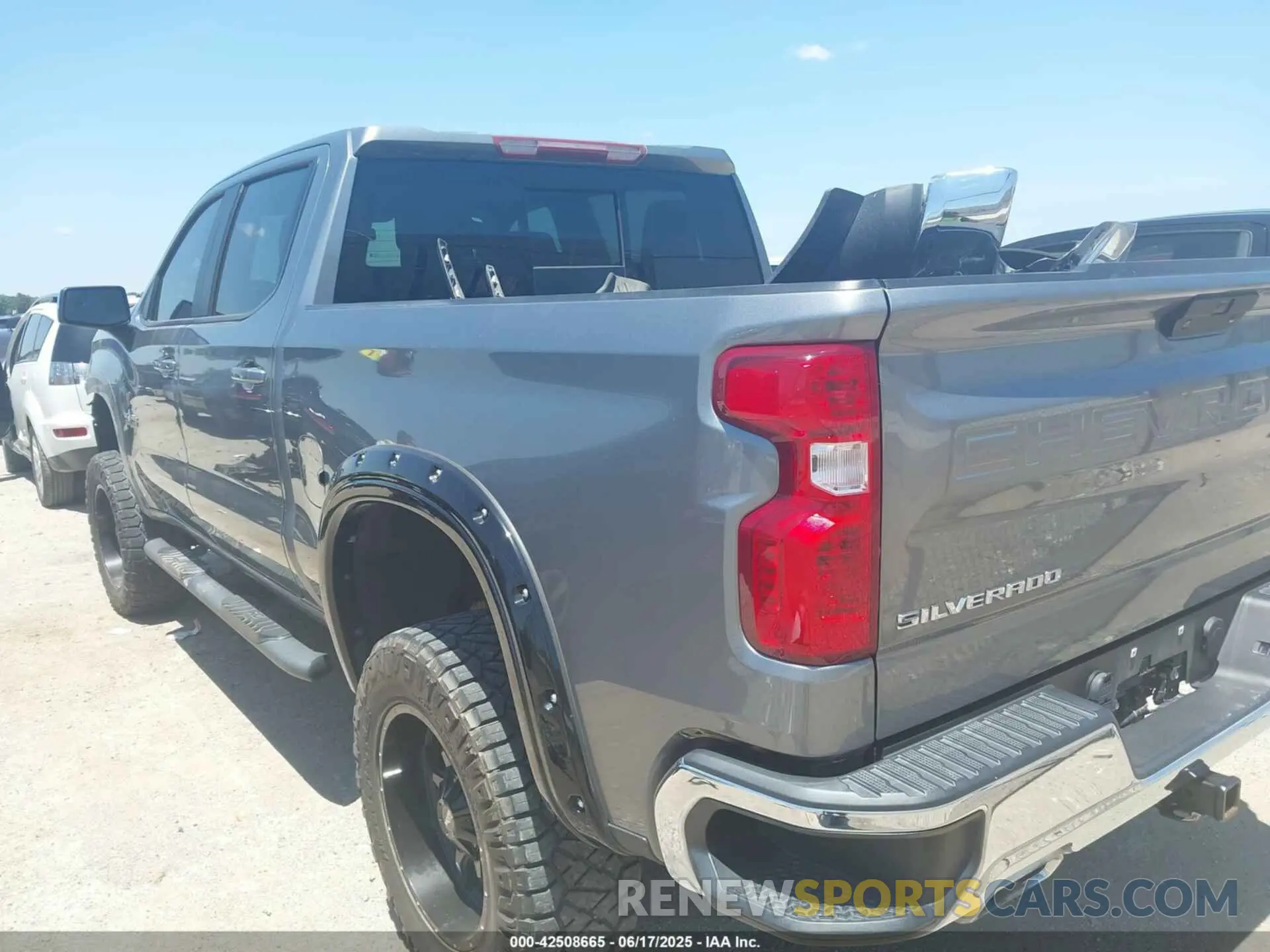 3 fotografías del automóvil dañado 1GCUYDED7MZ174629 CHEVROLET SILVERADO 1500 2021