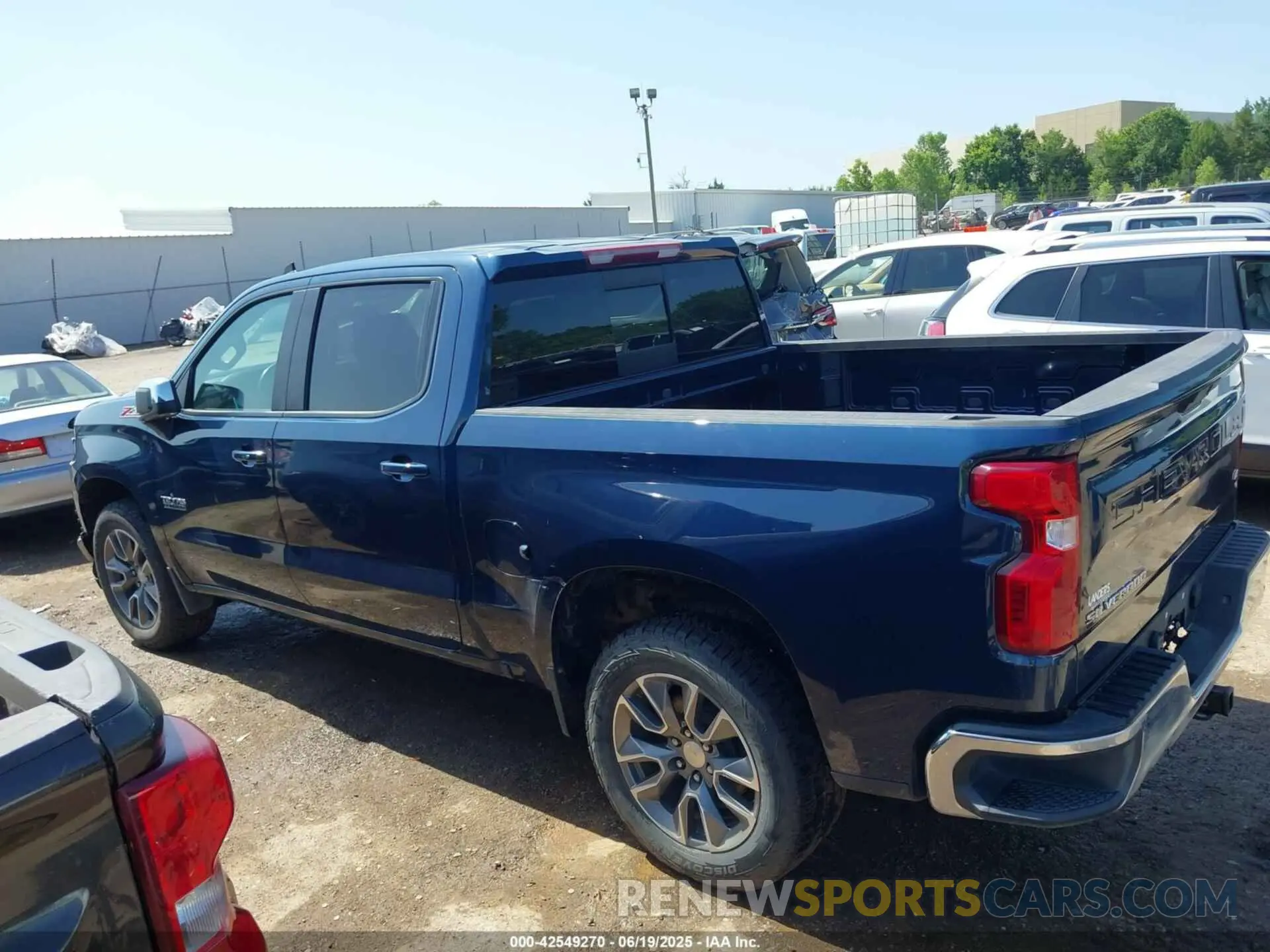14 fotografías del automóvil dañado 1GCUYDED9MZ356493 CHEVROLET SILVERADO 1500 2021