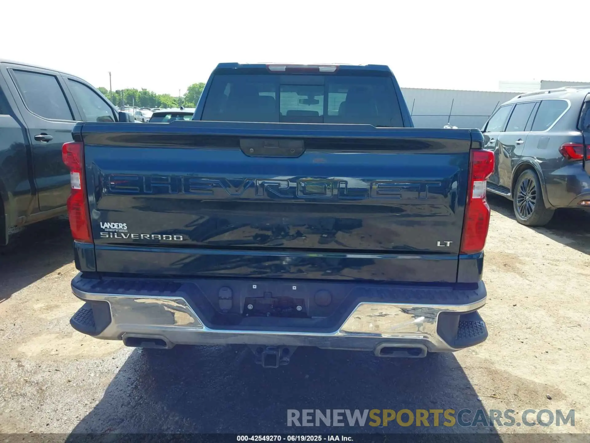16 fotografías del automóvil dañado 1GCUYDED9MZ356493 CHEVROLET SILVERADO 1500 2021