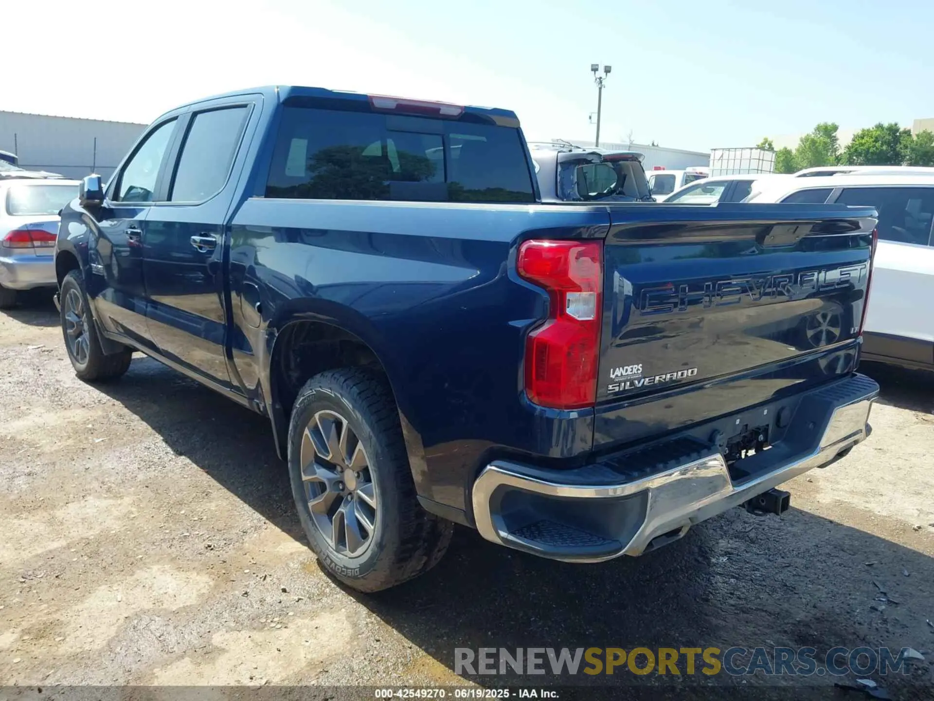 3 fotografías del automóvil dañado 1GCUYDED9MZ356493 CHEVROLET SILVERADO 1500 2021