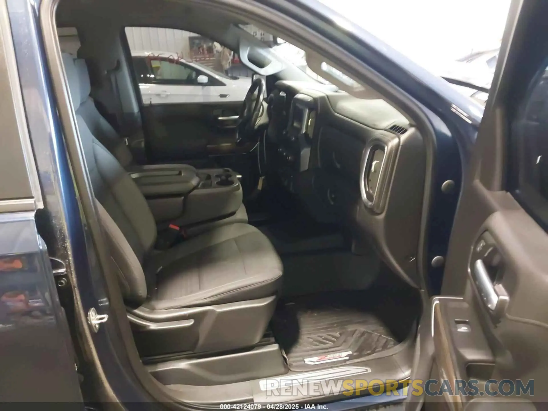 5 fotografías del automóvil dañado 1GCUYDED9MZ362116 CHEVROLET SILVERADO 1500 2021