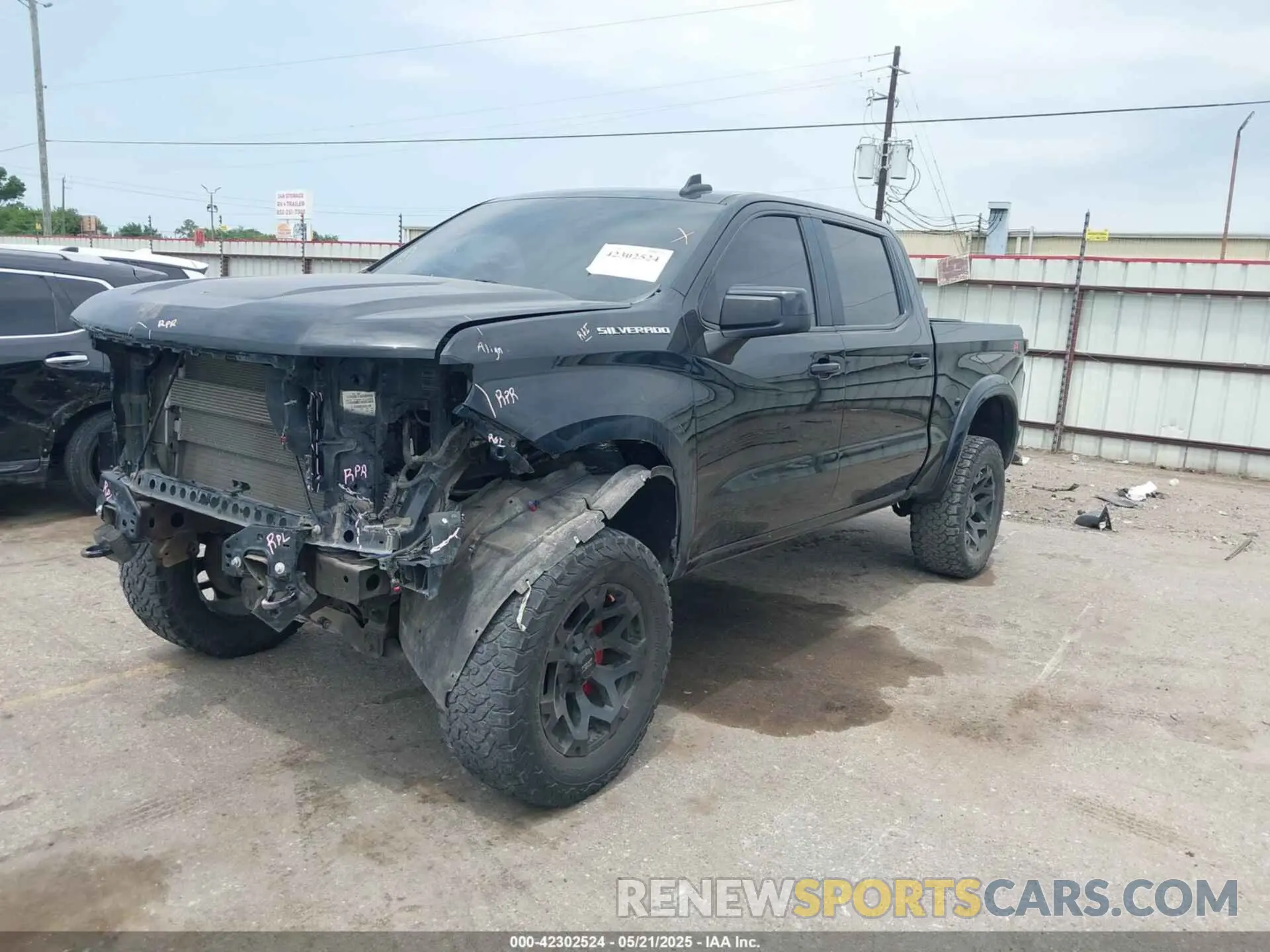 2 fotografías del automóvil dañado 1GCUYEED2MZ182286 CHEVROLET SILVERADO 1500 2021
