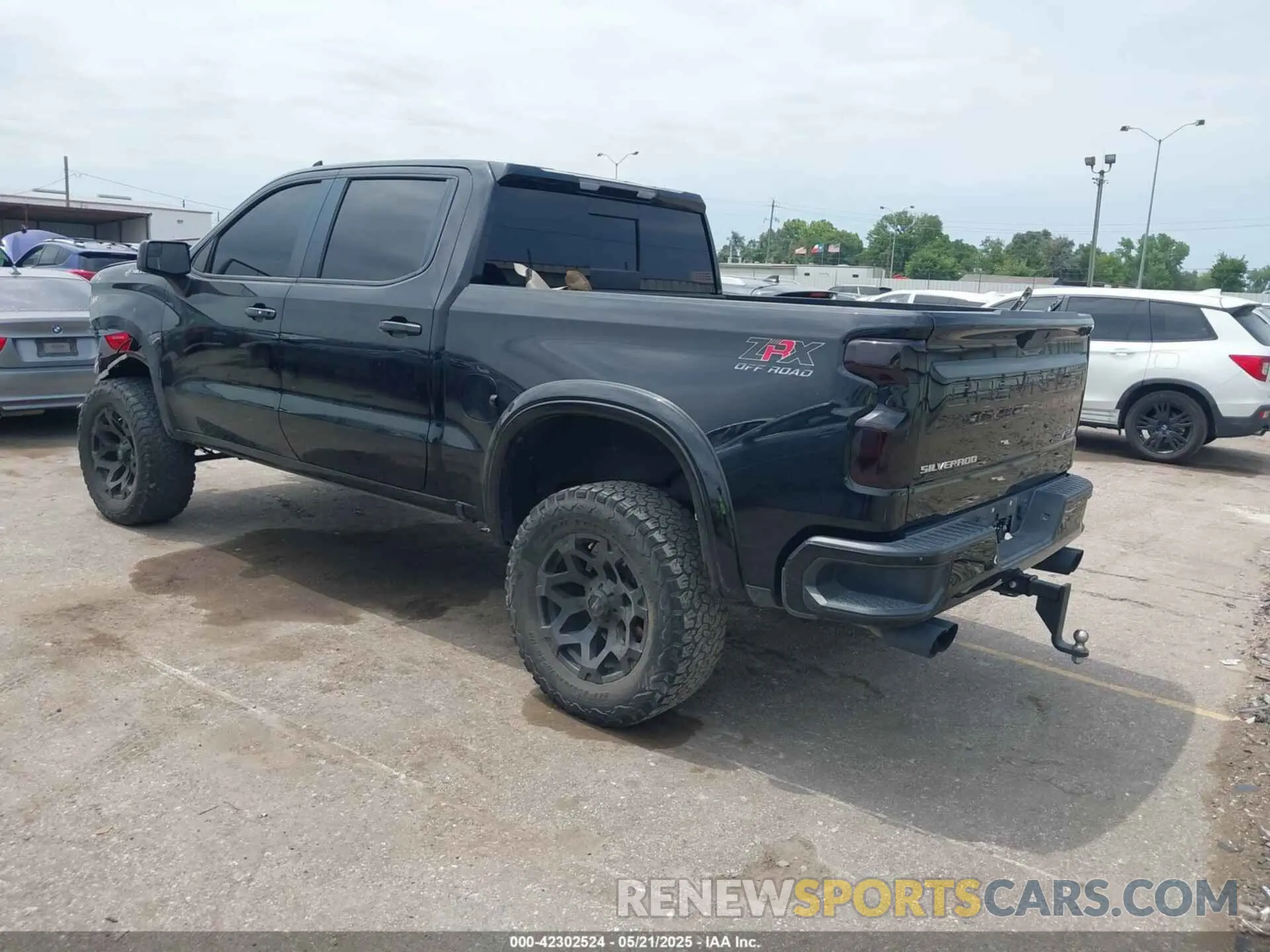 3 fotografías del automóvil dañado 1GCUYEED2MZ182286 CHEVROLET SILVERADO 1500 2021